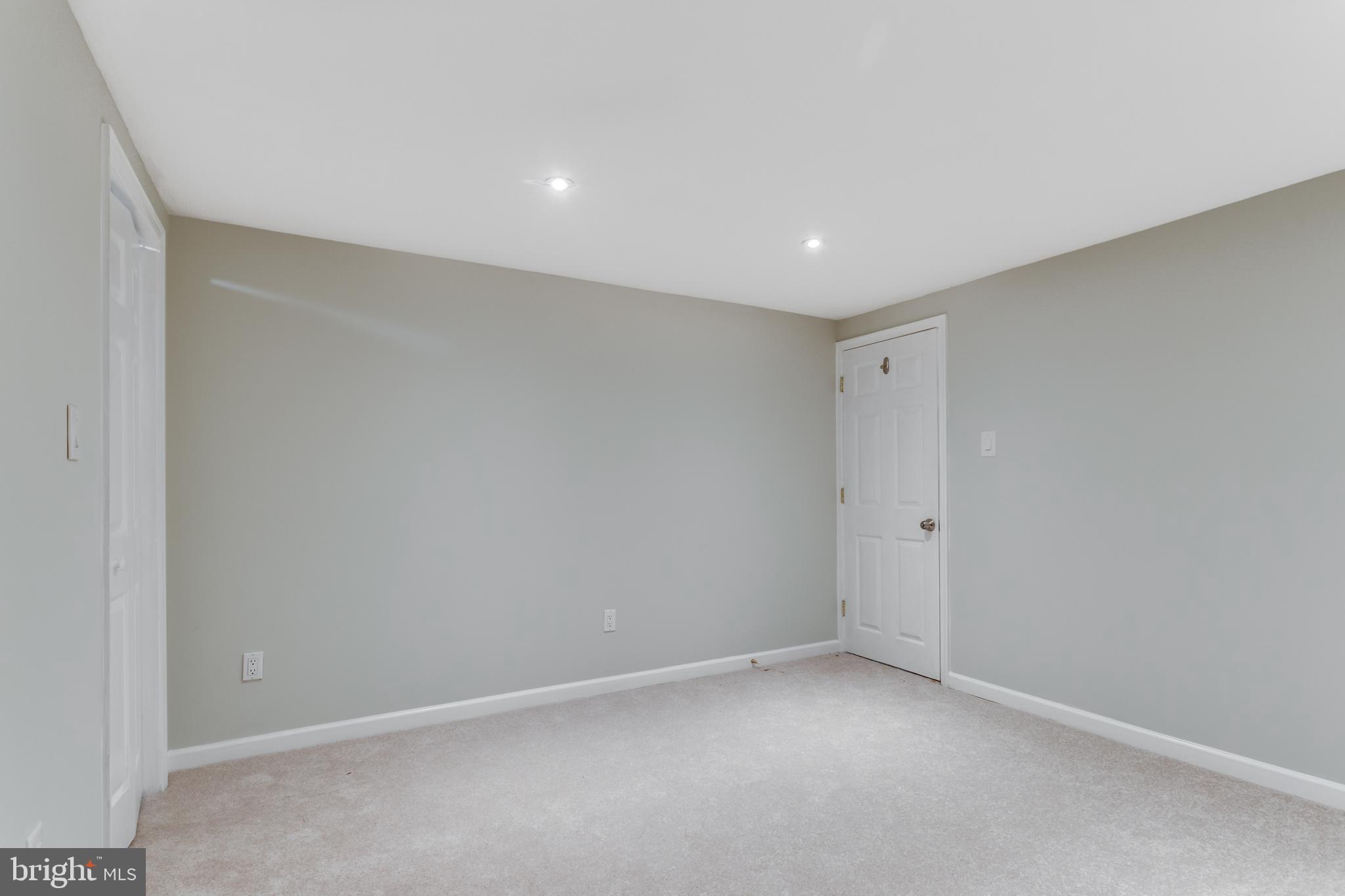 MANSFIELD MANOR - Residential