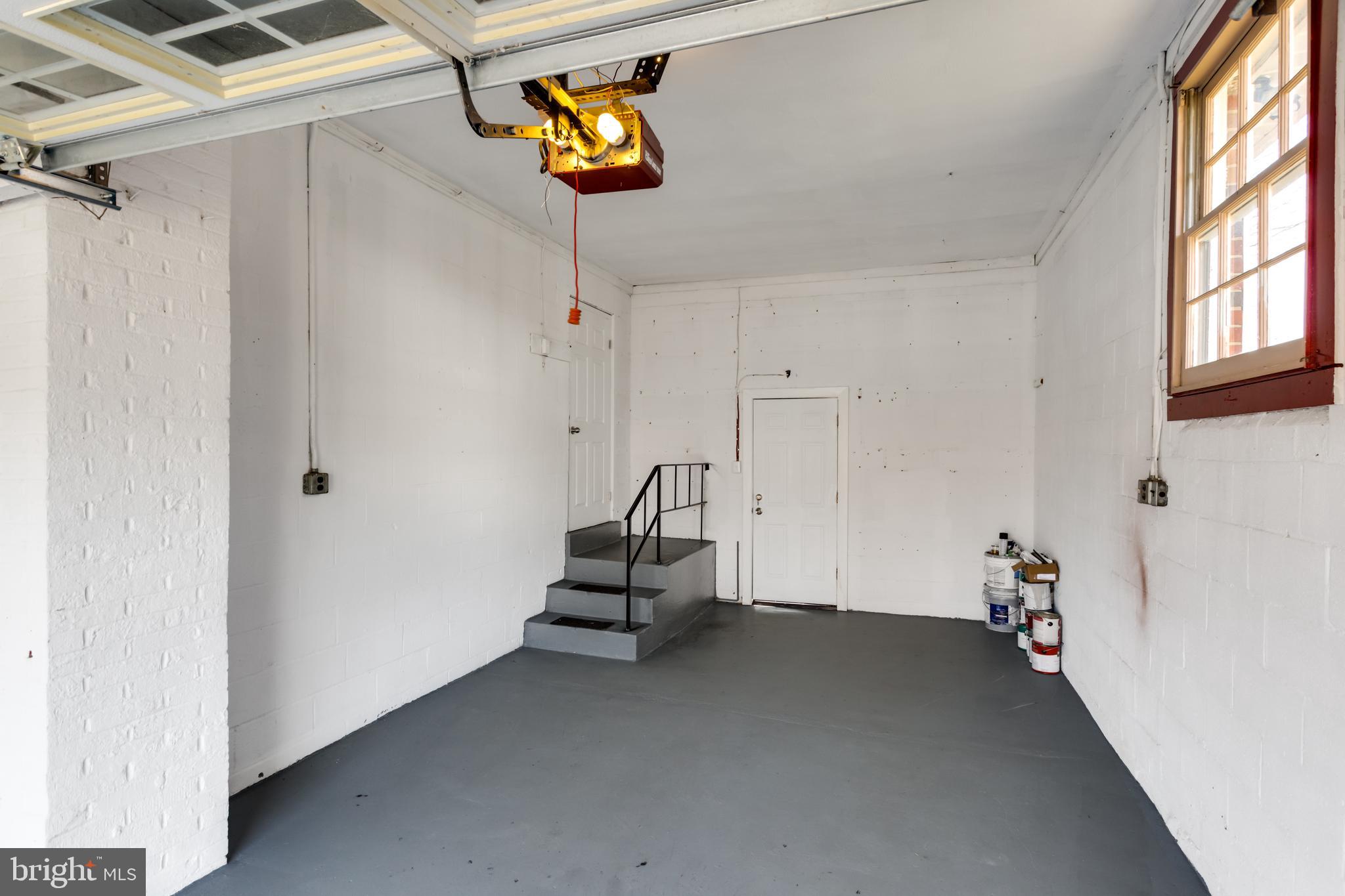 MANSFIELD MANOR - Residential