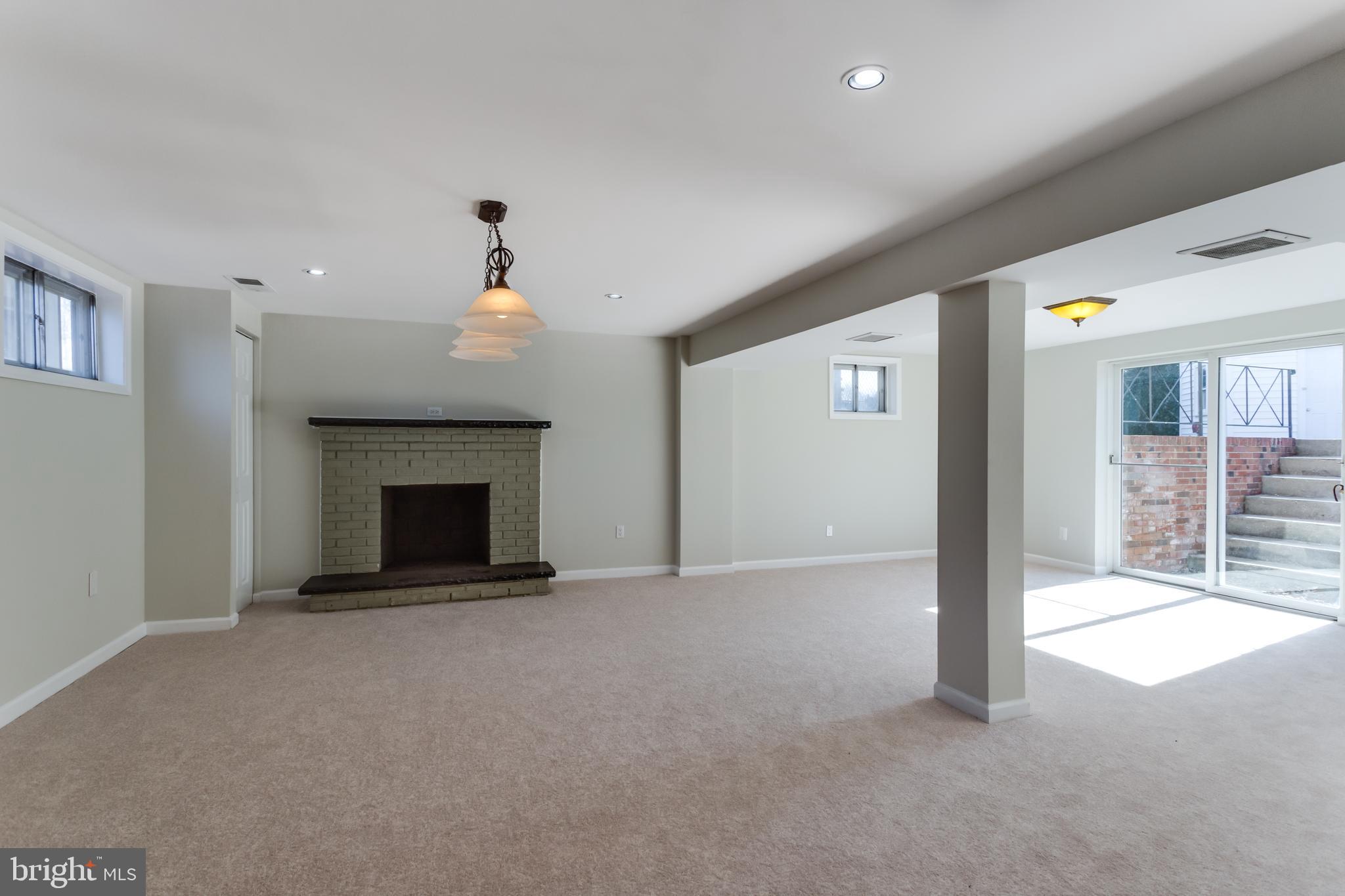 MANSFIELD MANOR - Residential