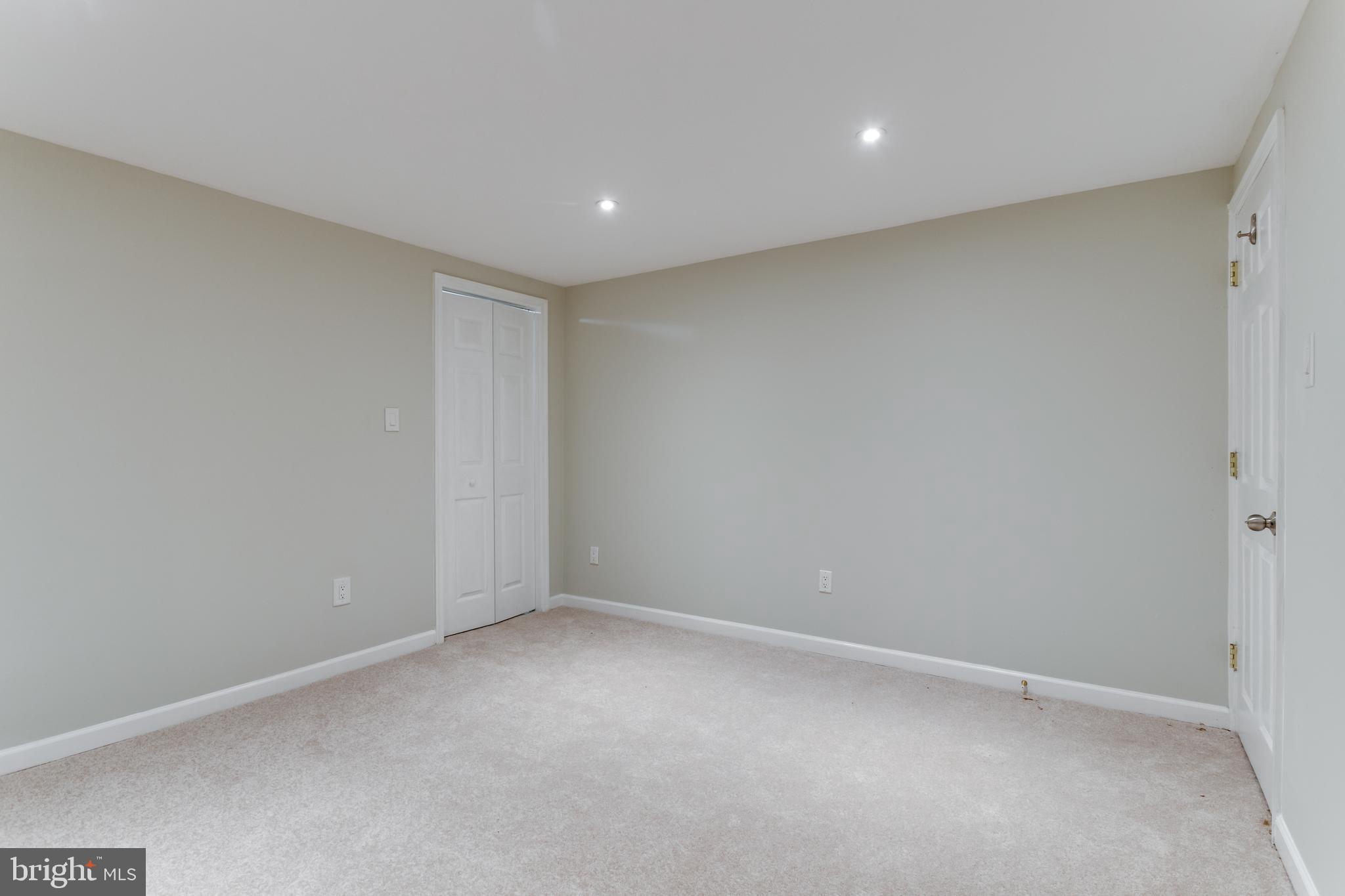 MANSFIELD MANOR - Residential