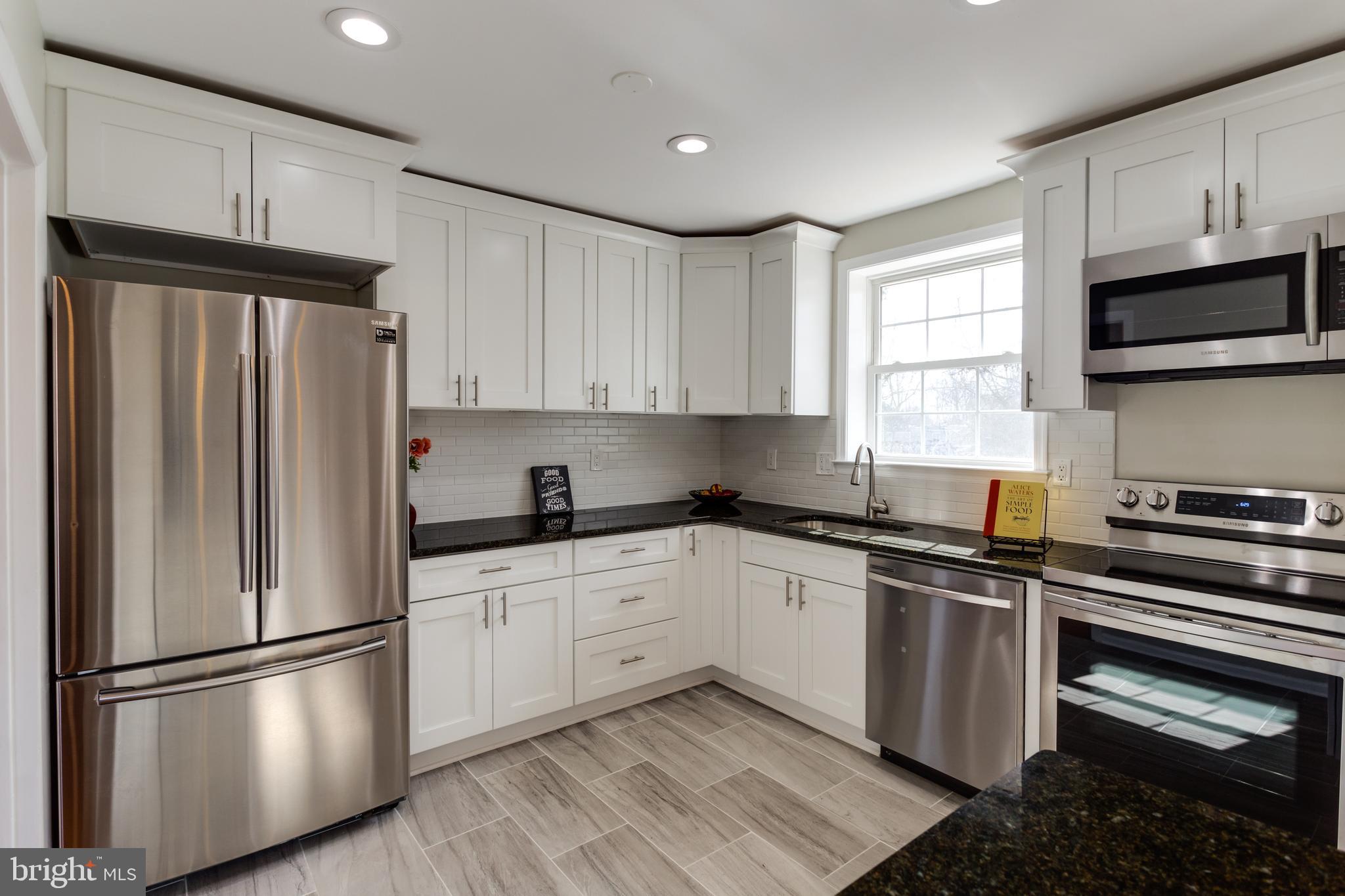 MANSFIELD MANOR - Residential