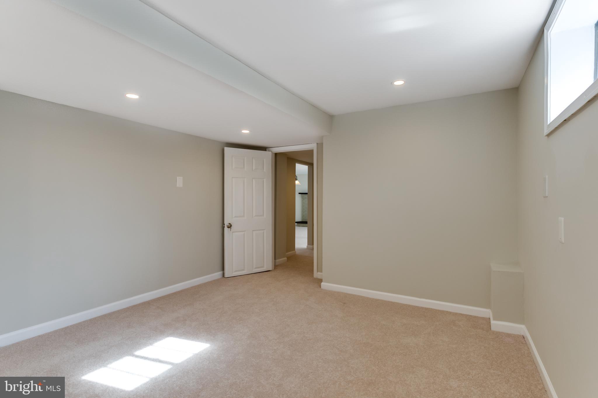 MANSFIELD MANOR - Residential