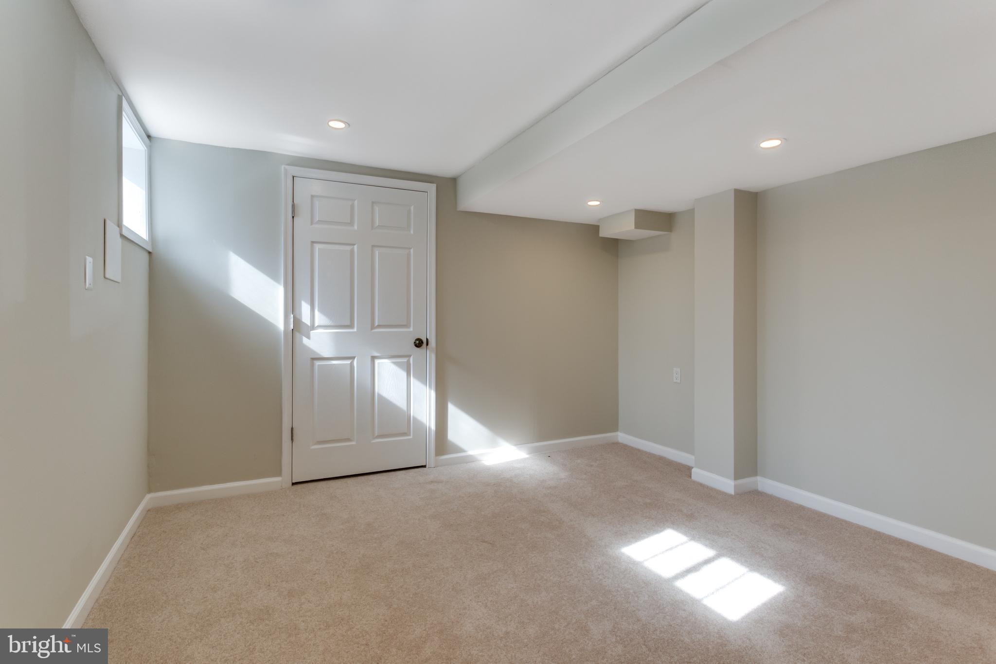 MANSFIELD MANOR - Residential