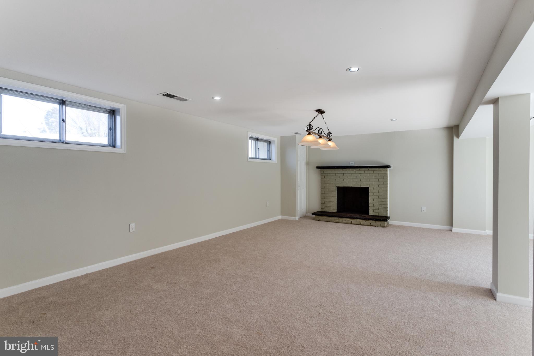 MANSFIELD MANOR - Residential