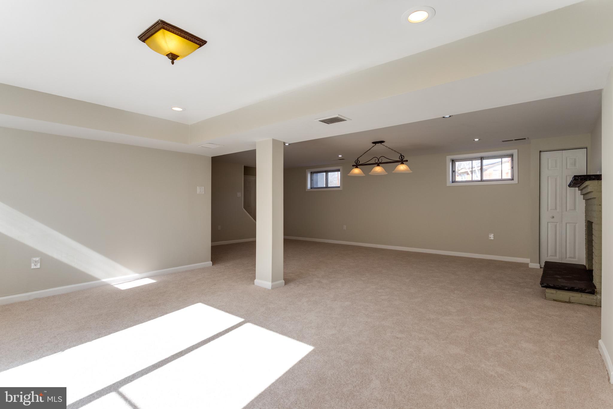 MANSFIELD MANOR - Residential