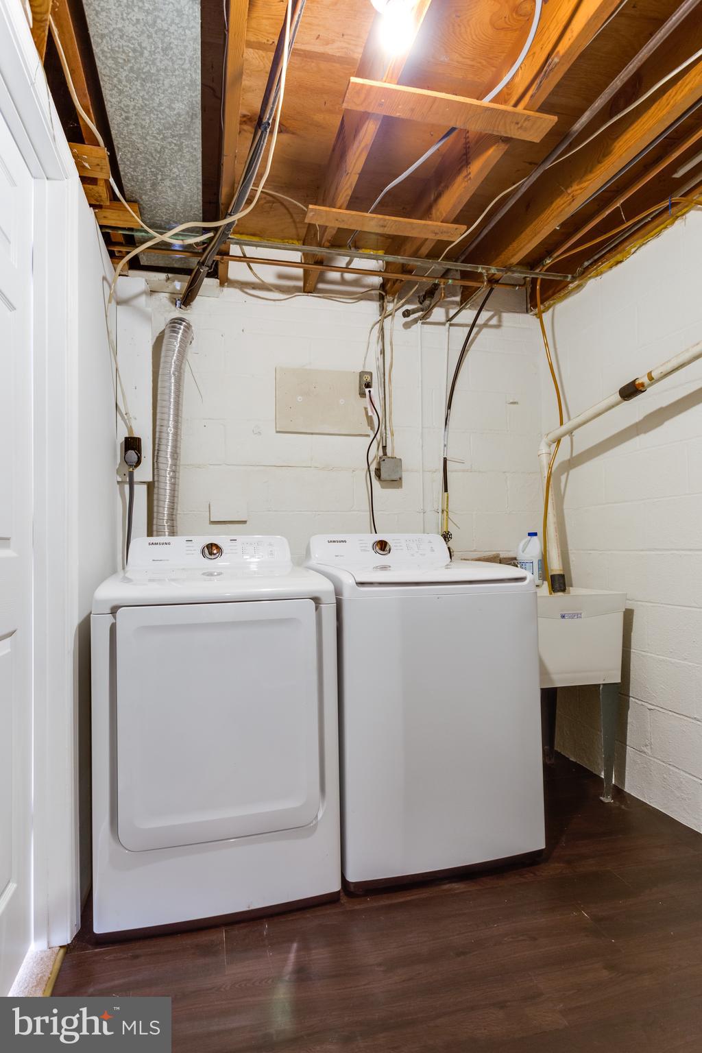 MANSFIELD MANOR - Residential