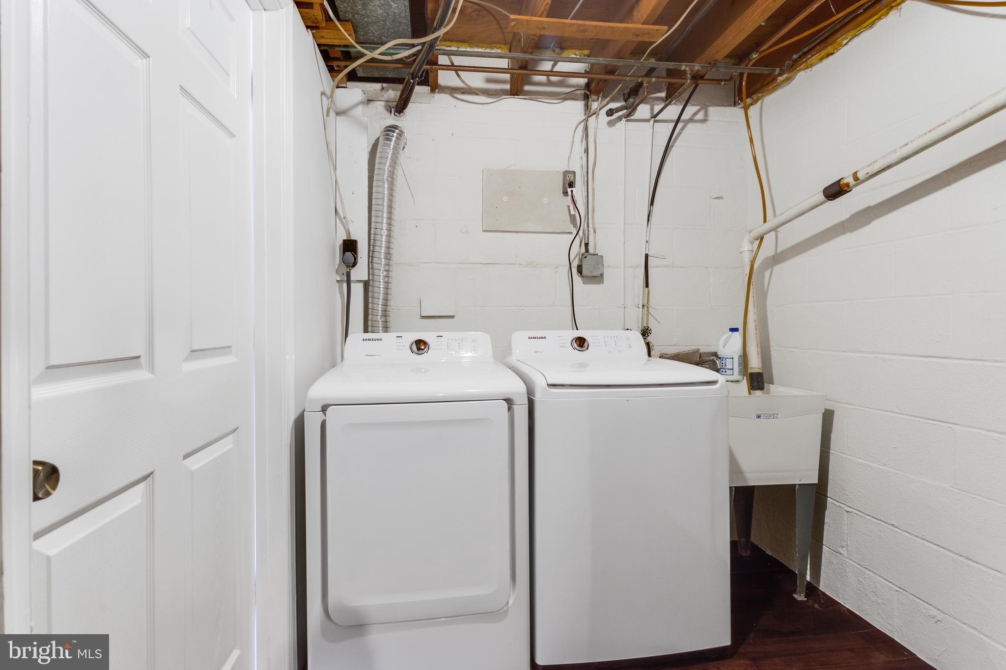 MANSFIELD MANOR - Residential