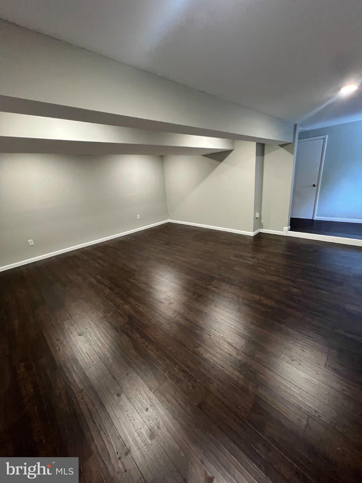 37 LAKESIDE DRIVE