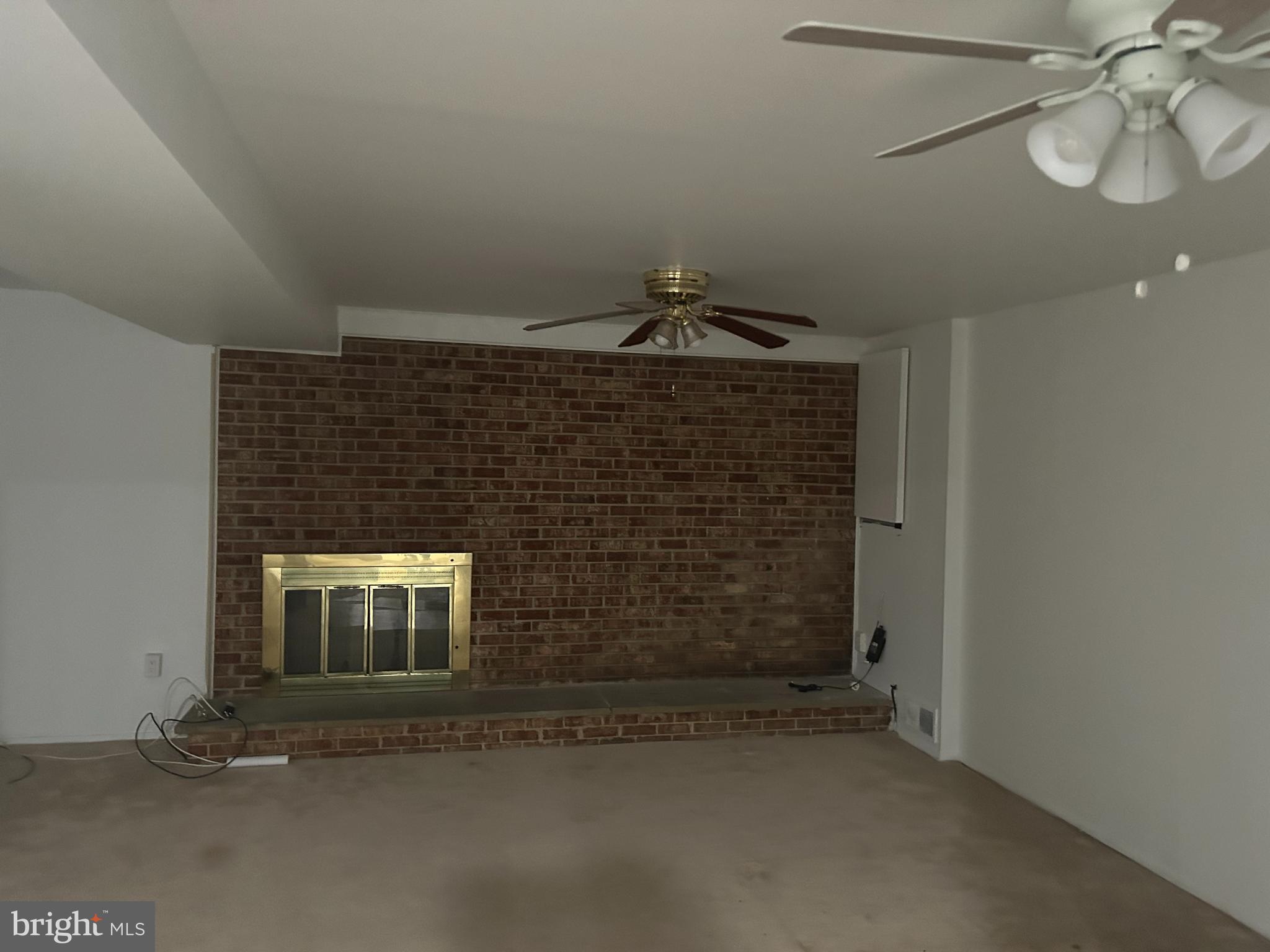 SELLMAN ESTATES - Residential Lease