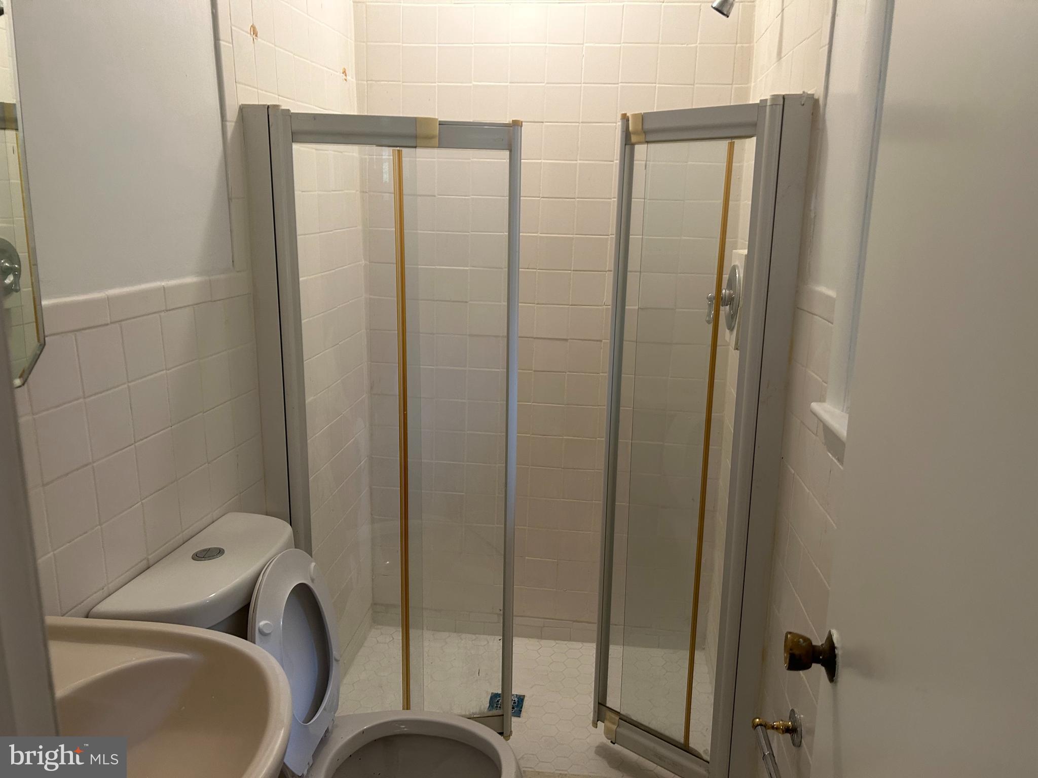 SELLMAN ESTATES - Residential Lease