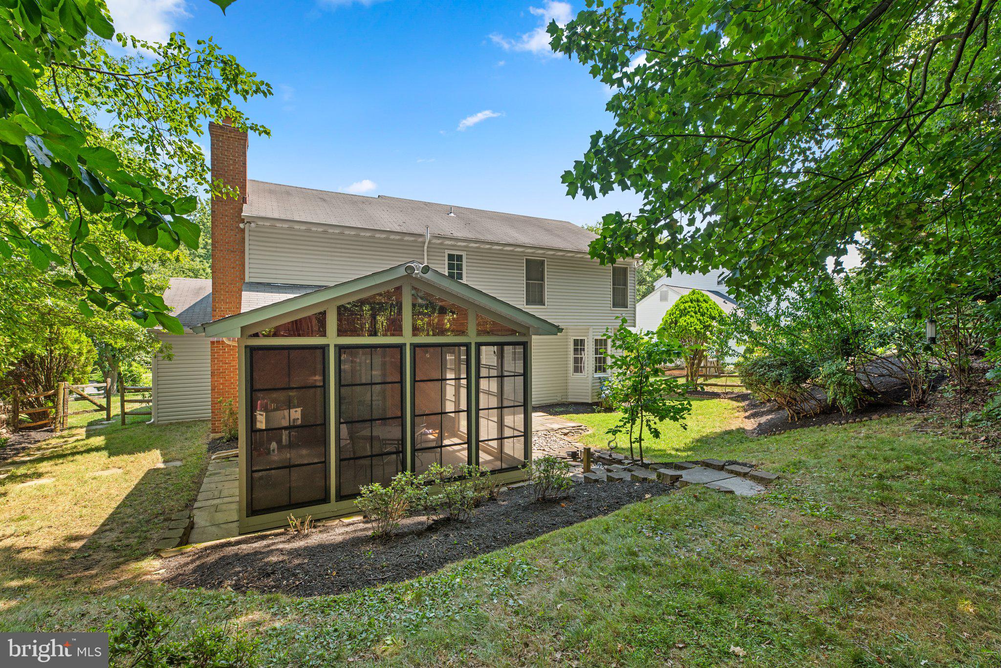 MARKET SQUARE SOUTH - Residential