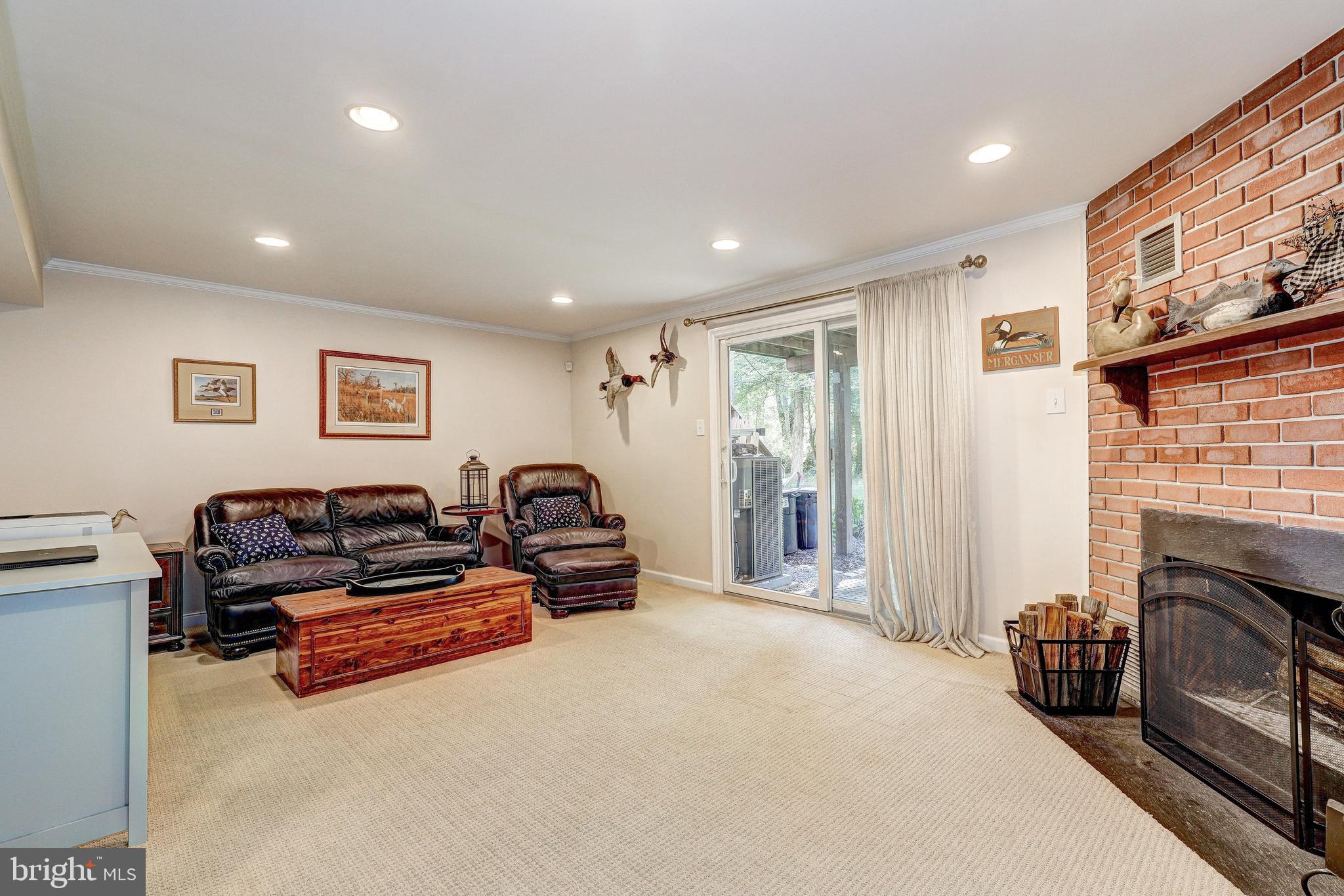 CHIPPENDALE - Residential