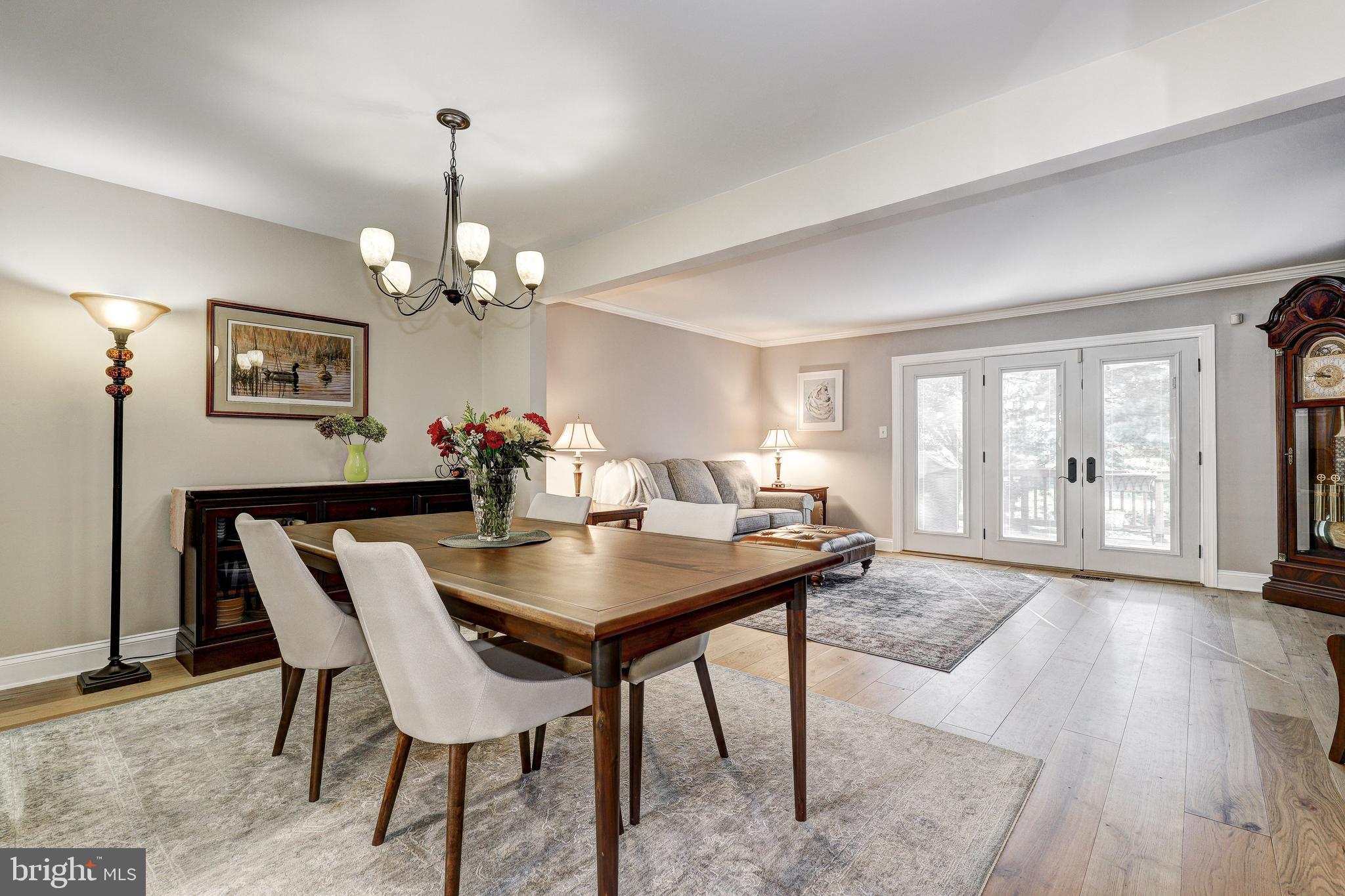 CHIPPENDALE - Residential