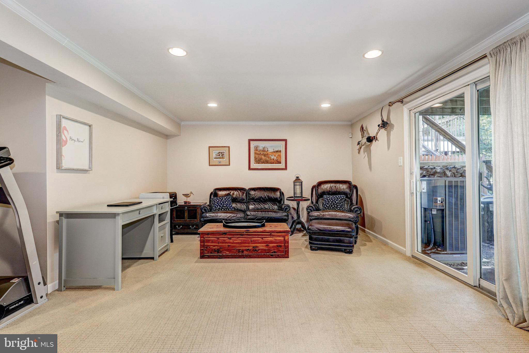 CHIPPENDALE - Residential