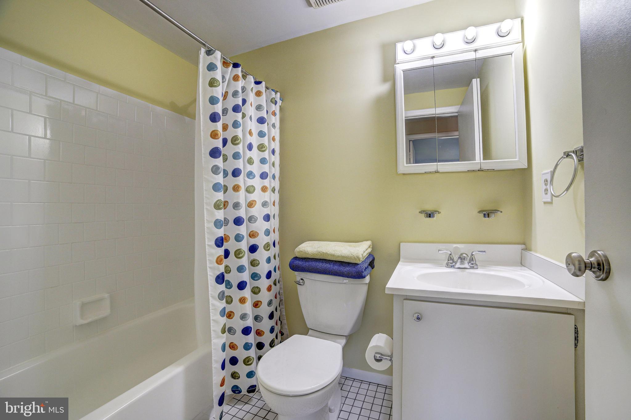 CHIPPENDALE - Residential