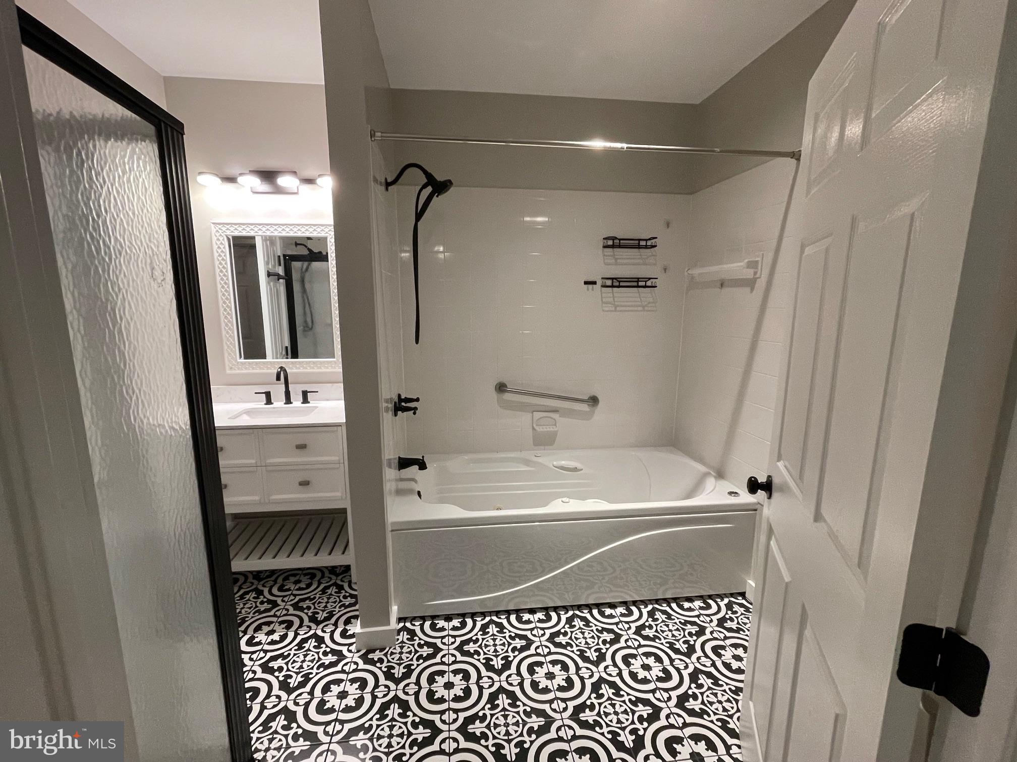 SYCAMORE MEWS - Residential Lease