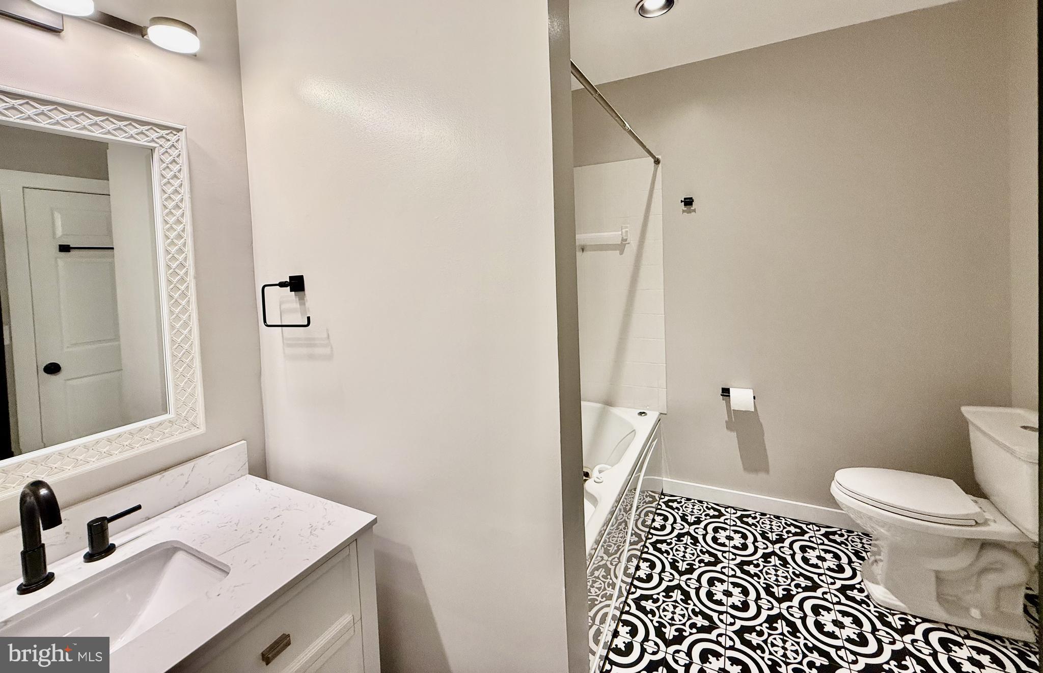 SYCAMORE MEWS - Residential Lease