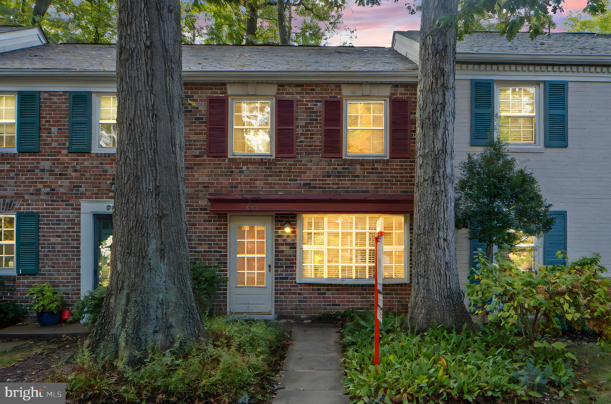 881 AZALEA DRIVE 24-881