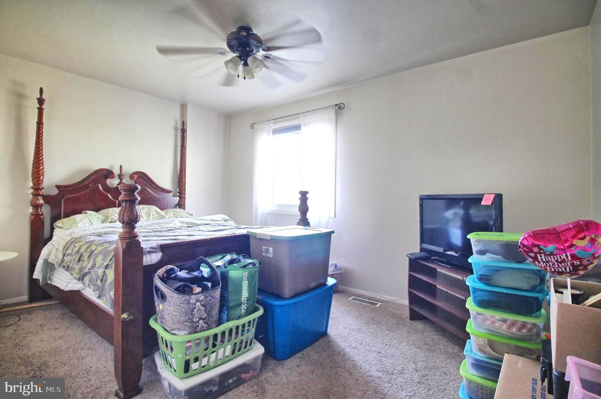 LAURELTON - Residential