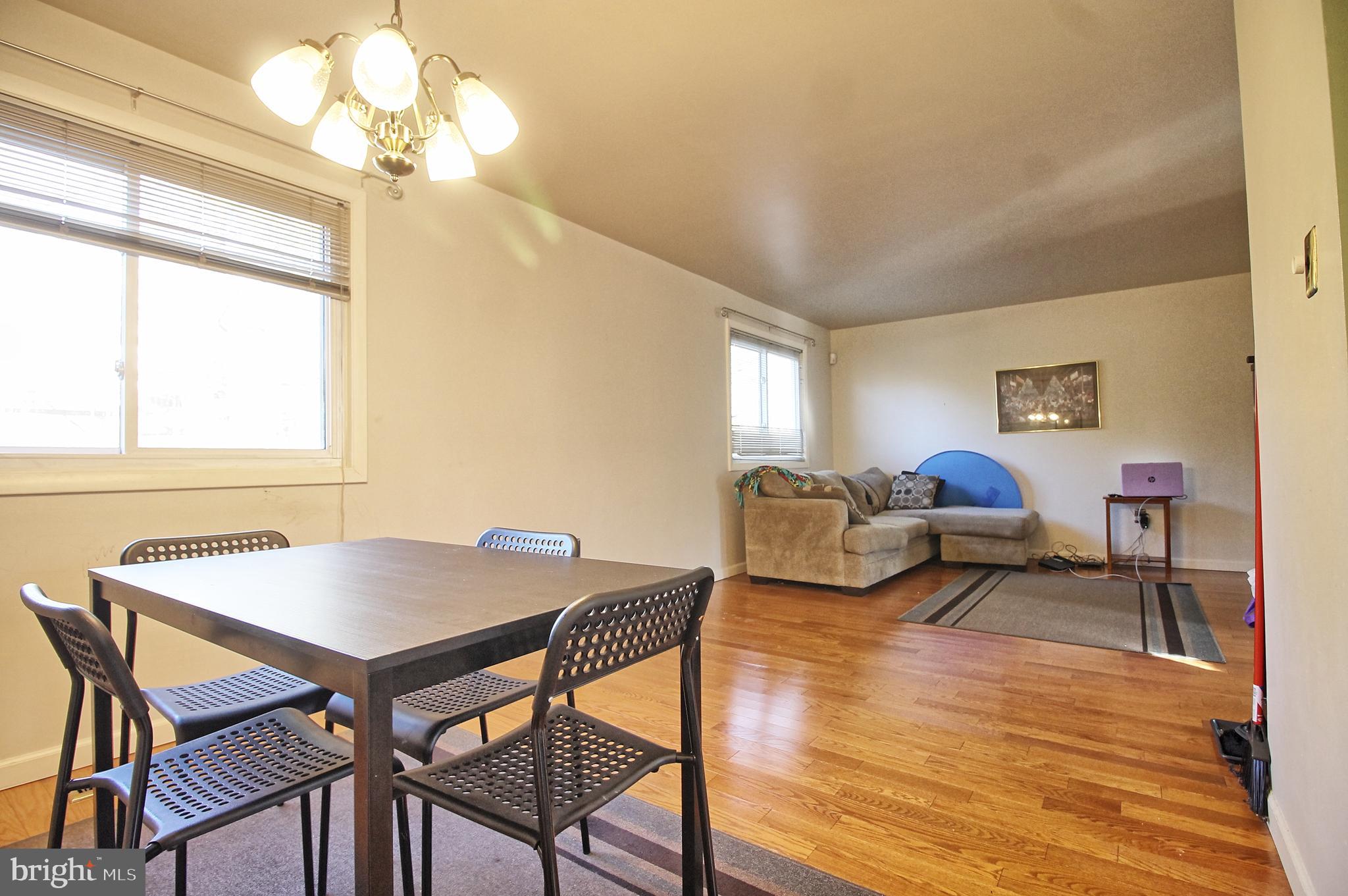 LAURELTON - Residential