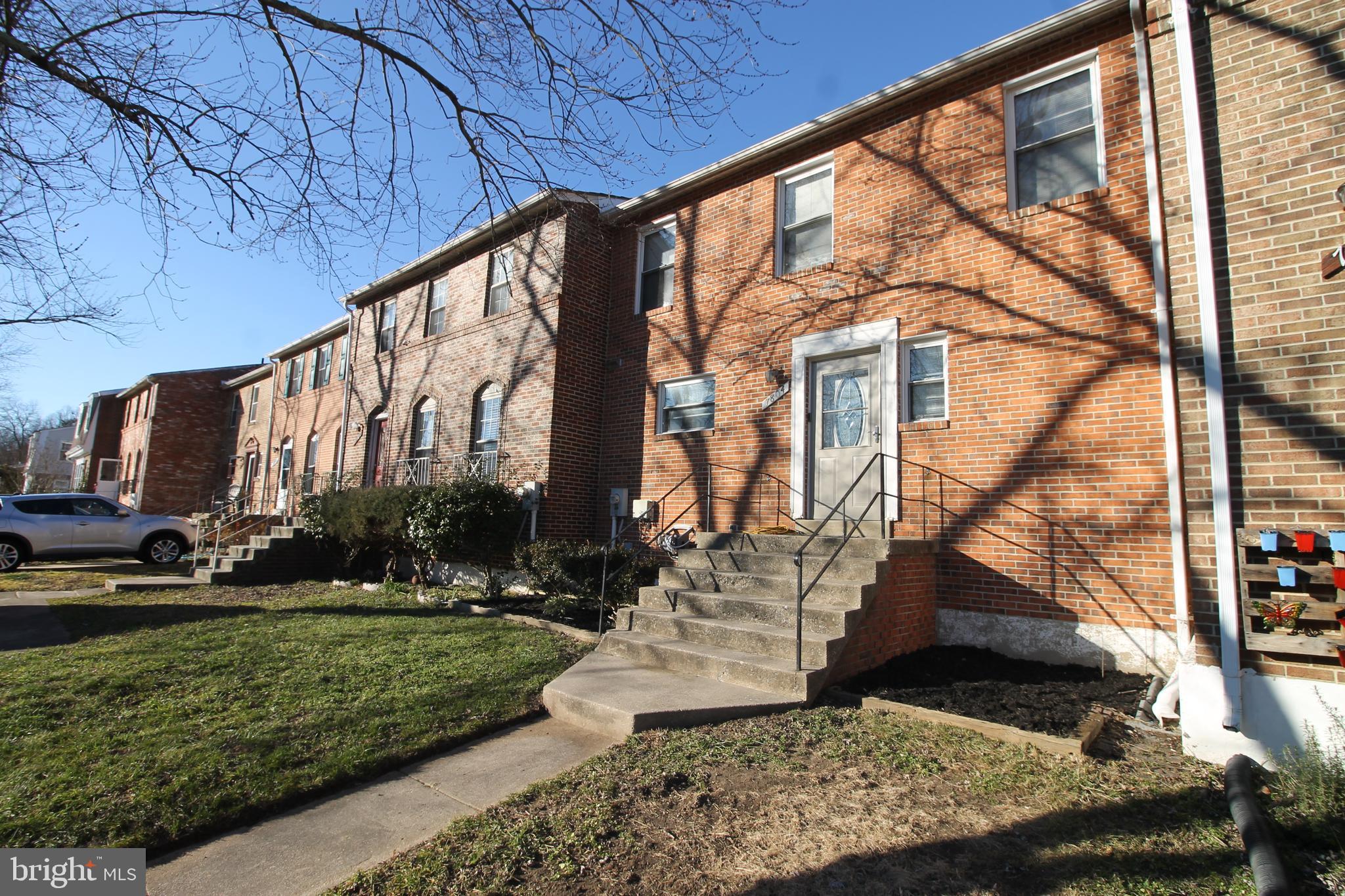 LAURELTON - Residential