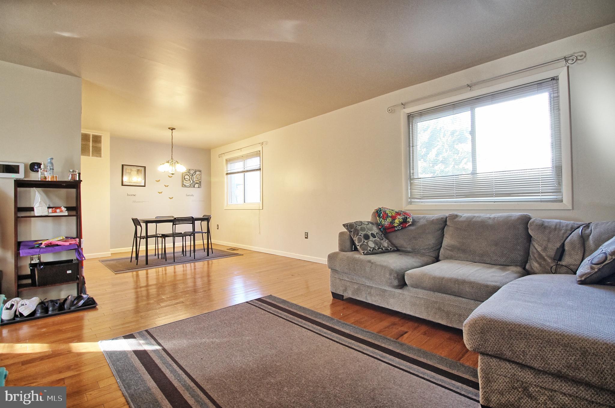 LAURELTON - Residential