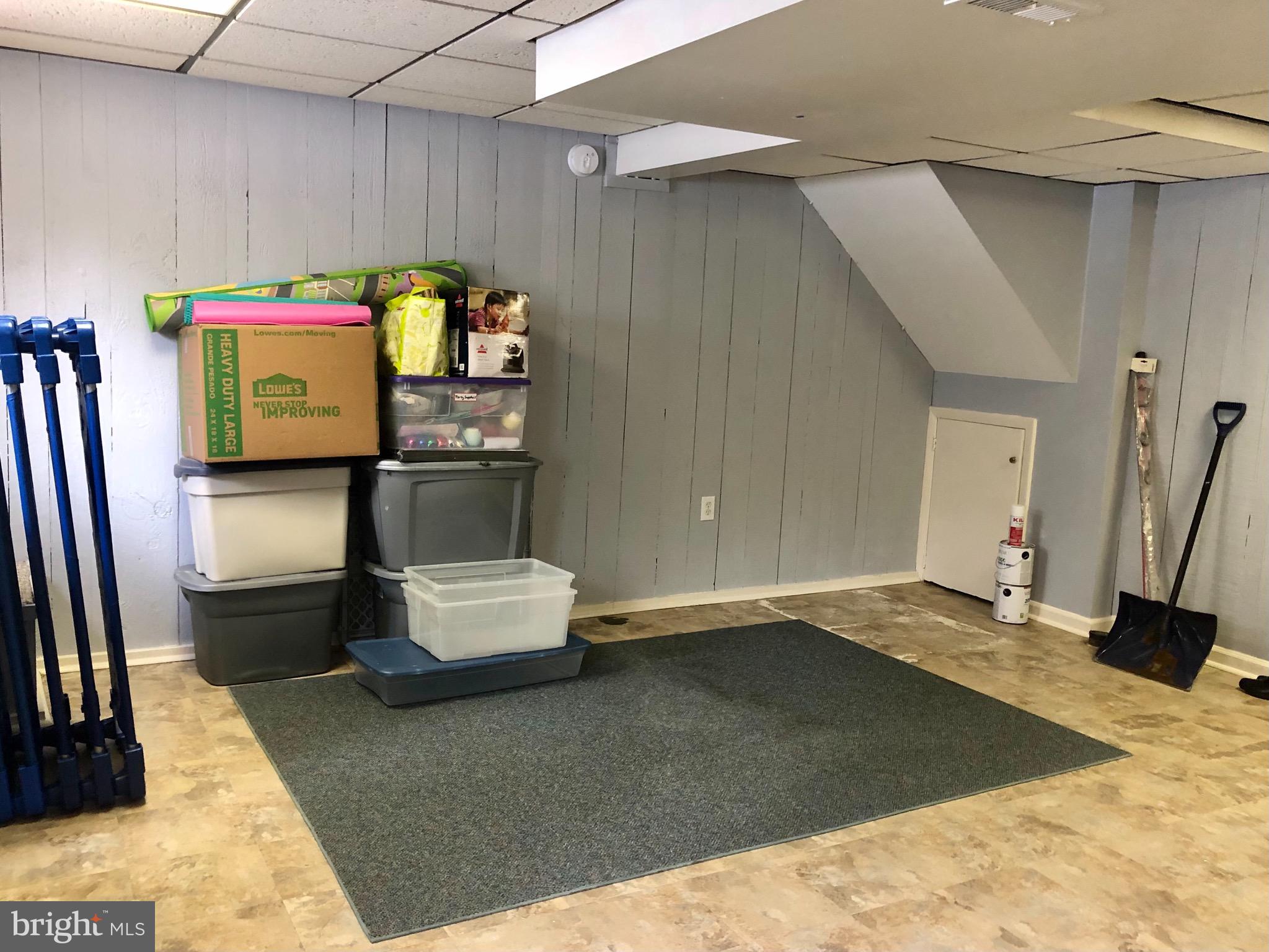 LAURELTON - Residential