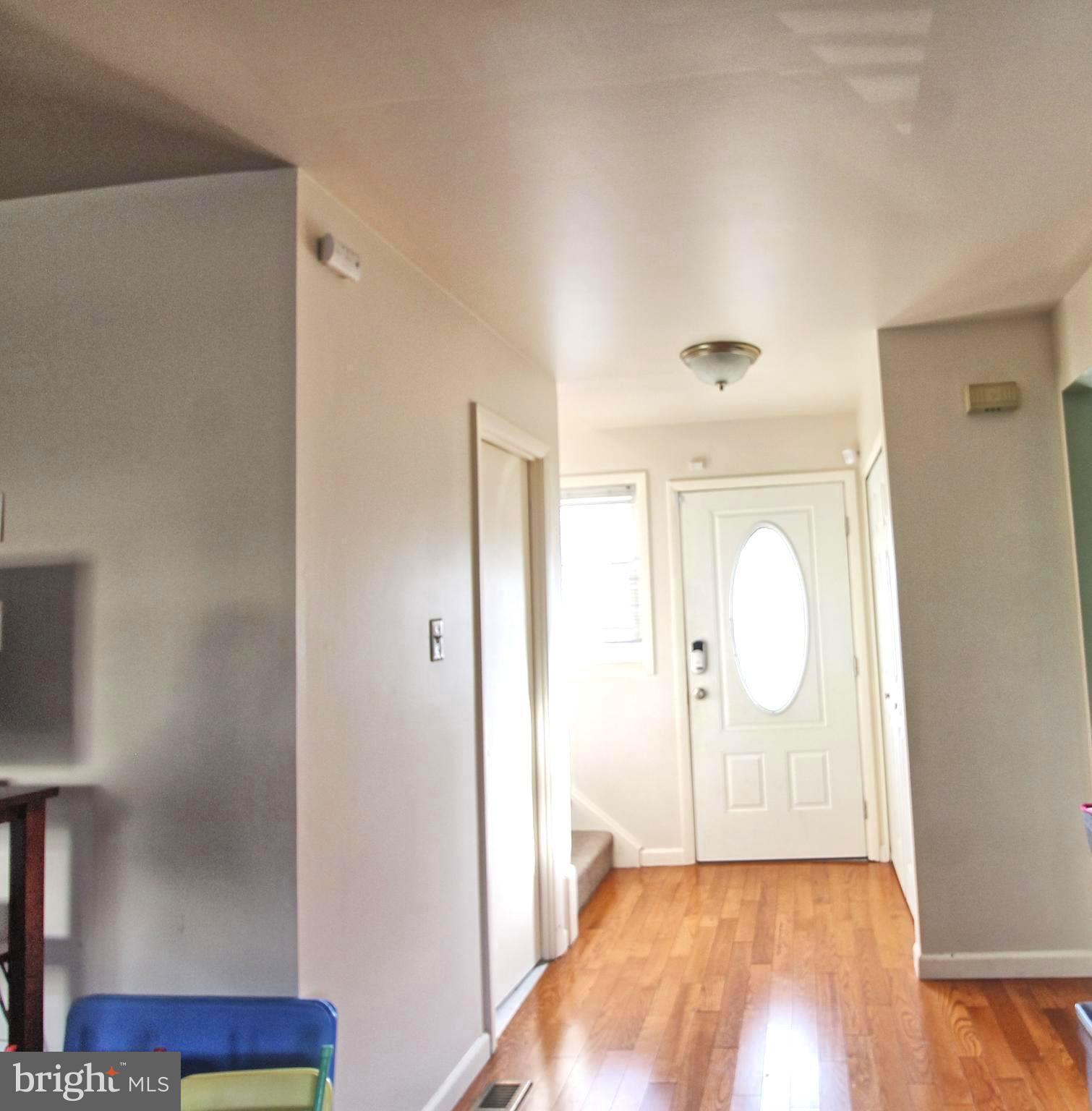 LAURELTON - Residential