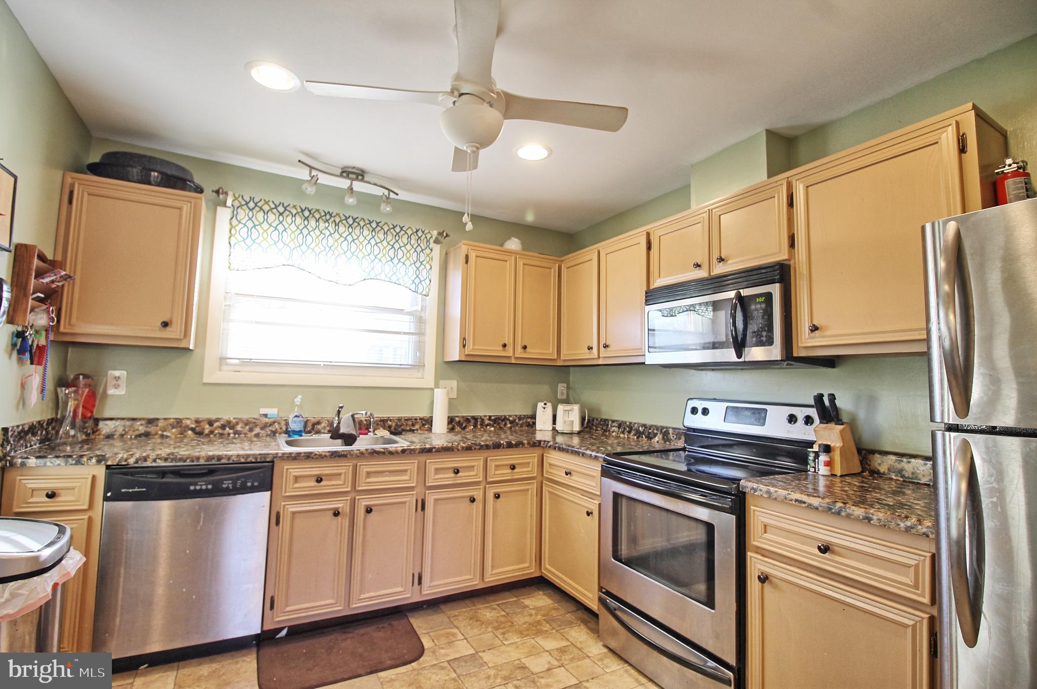 LAURELTON - Residential