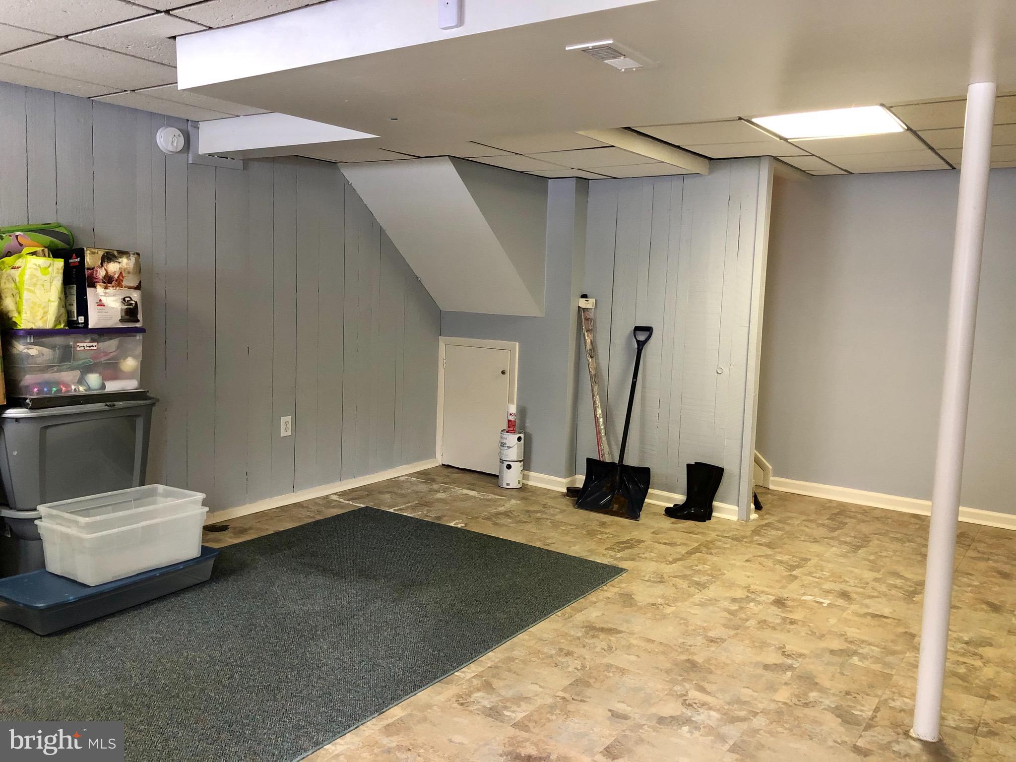 LAURELTON - Residential