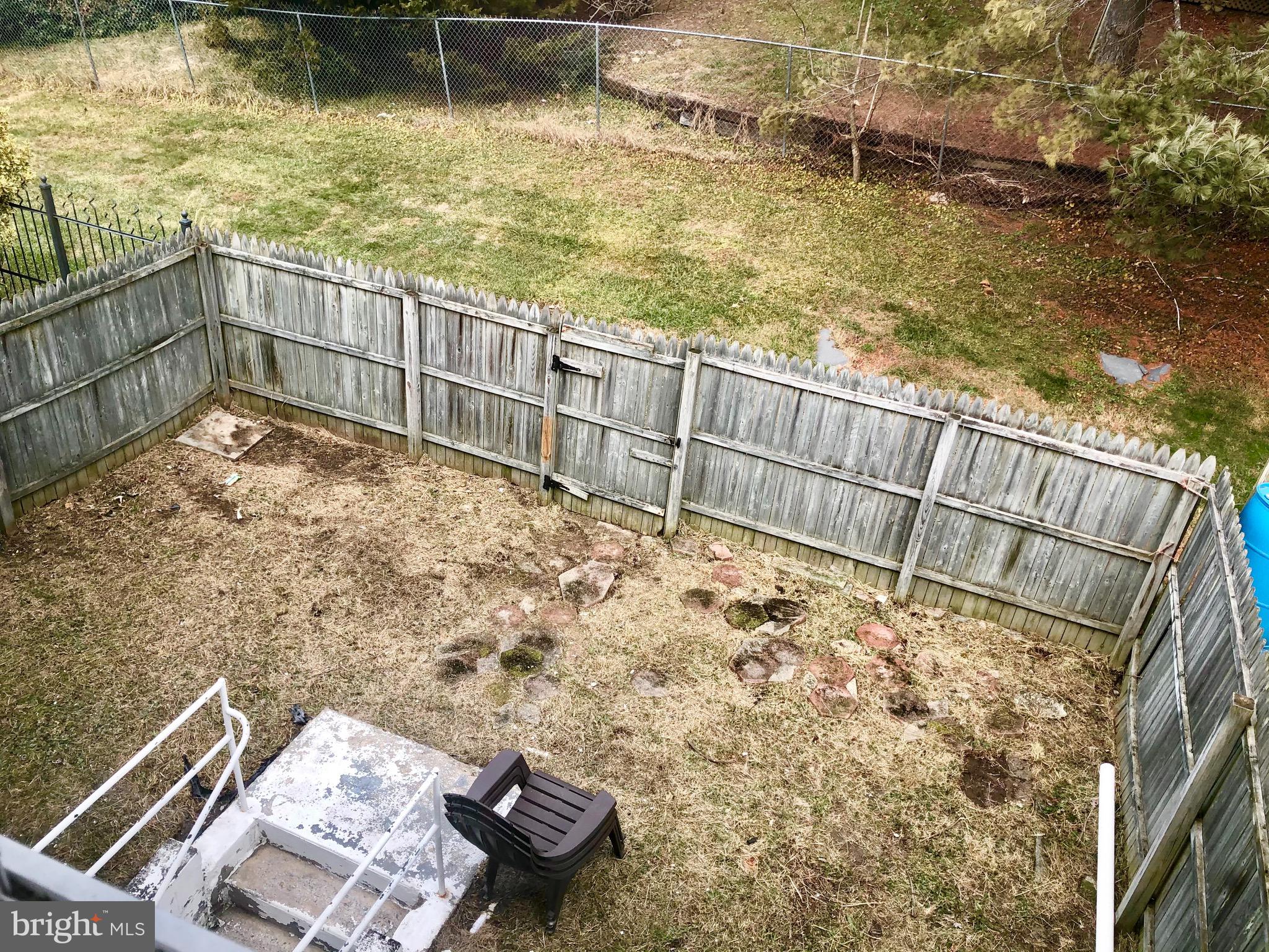 LAURELTON - Residential