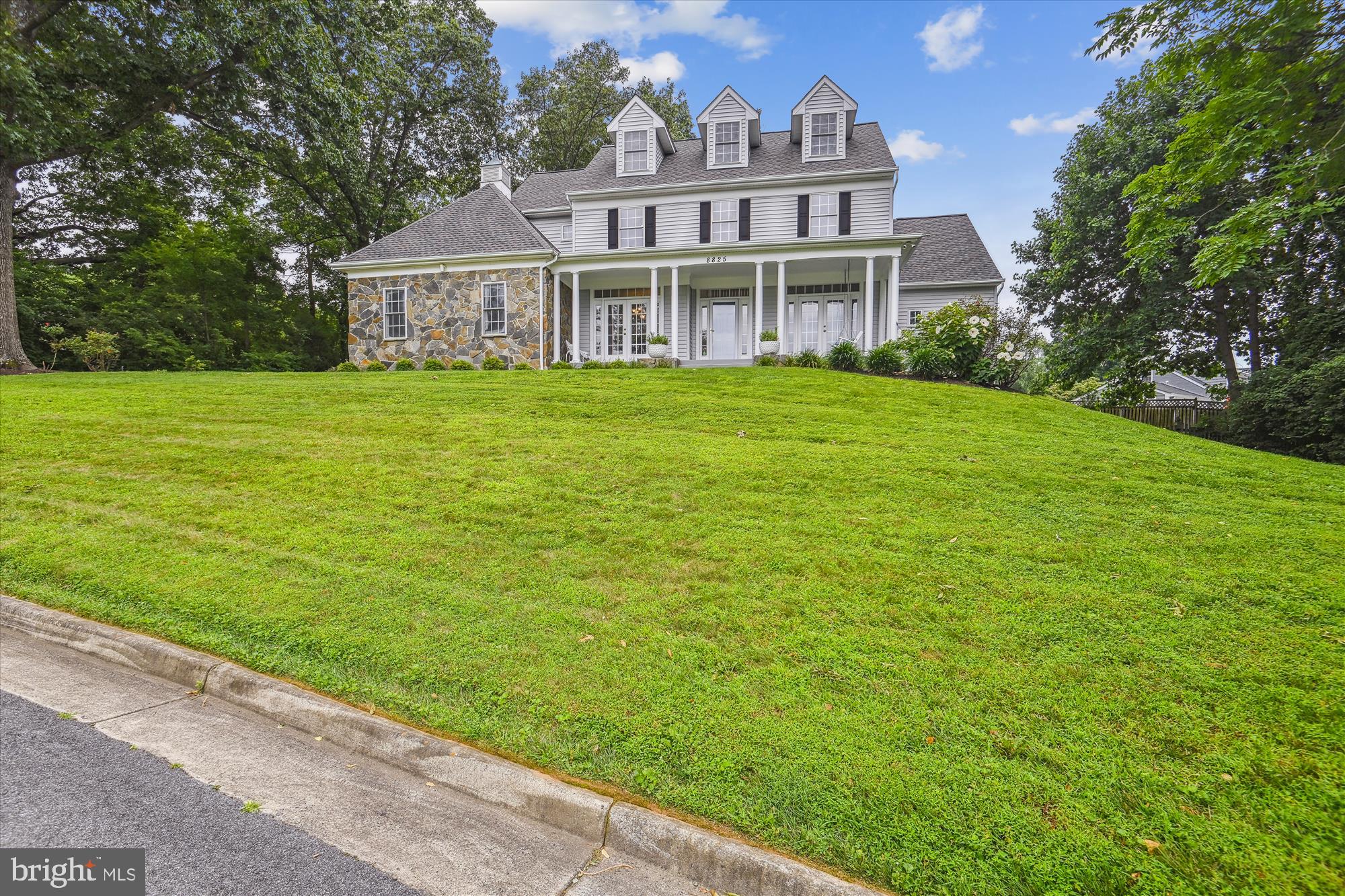 SUZANNE'S WAY - Residential