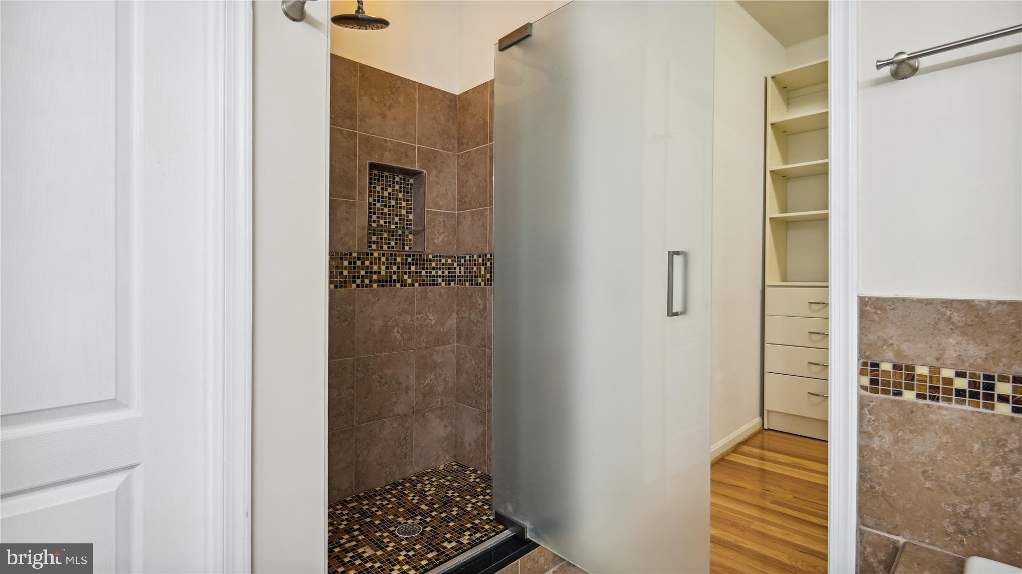 SUZANNE'S WAY - Residential