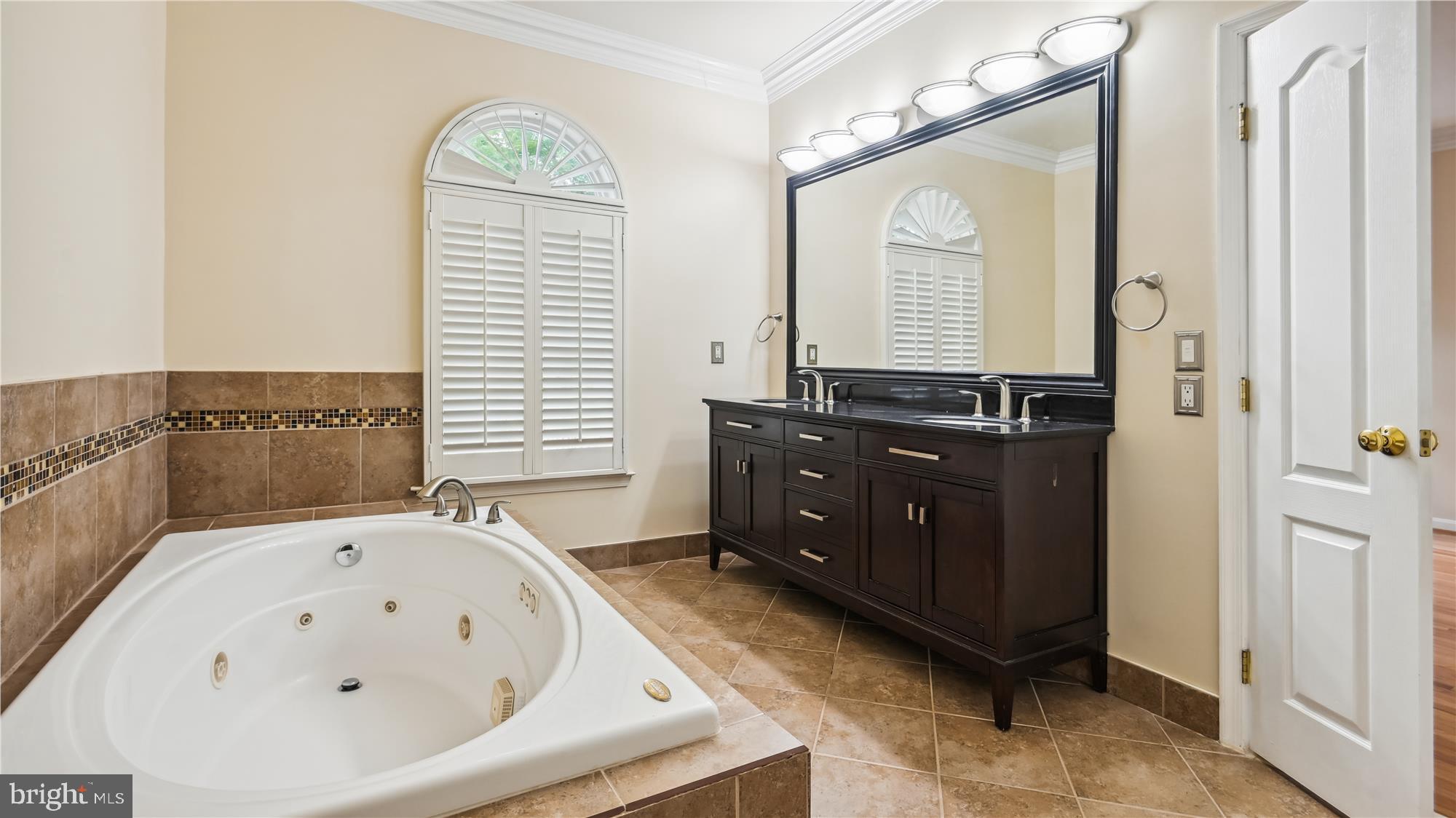 SUZANNE'S WAY - Residential