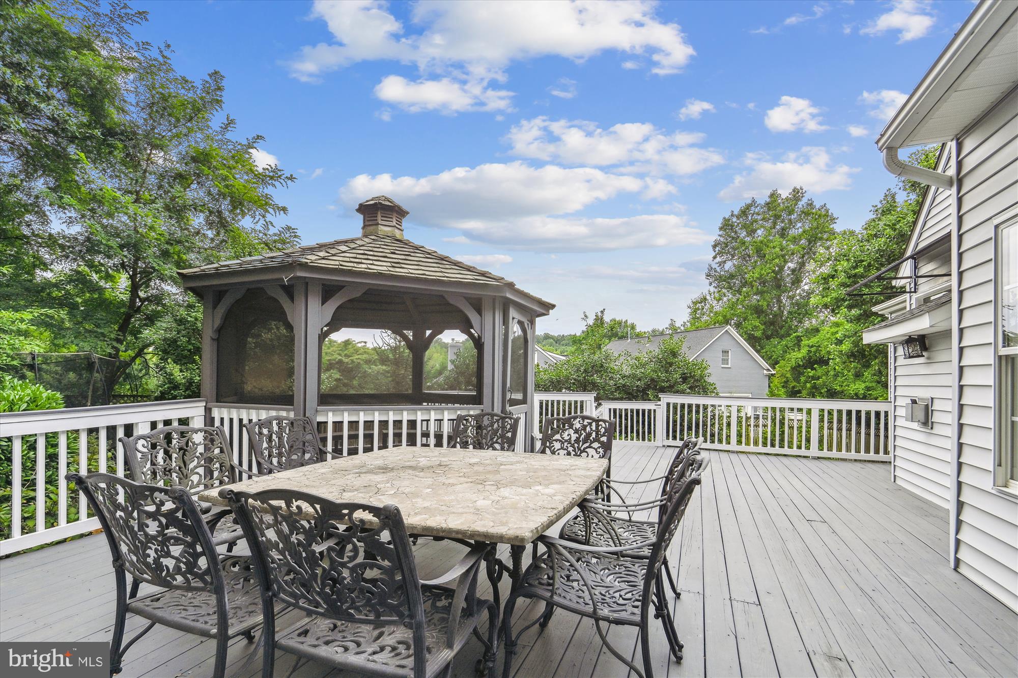 SUZANNE'S WAY - Residential