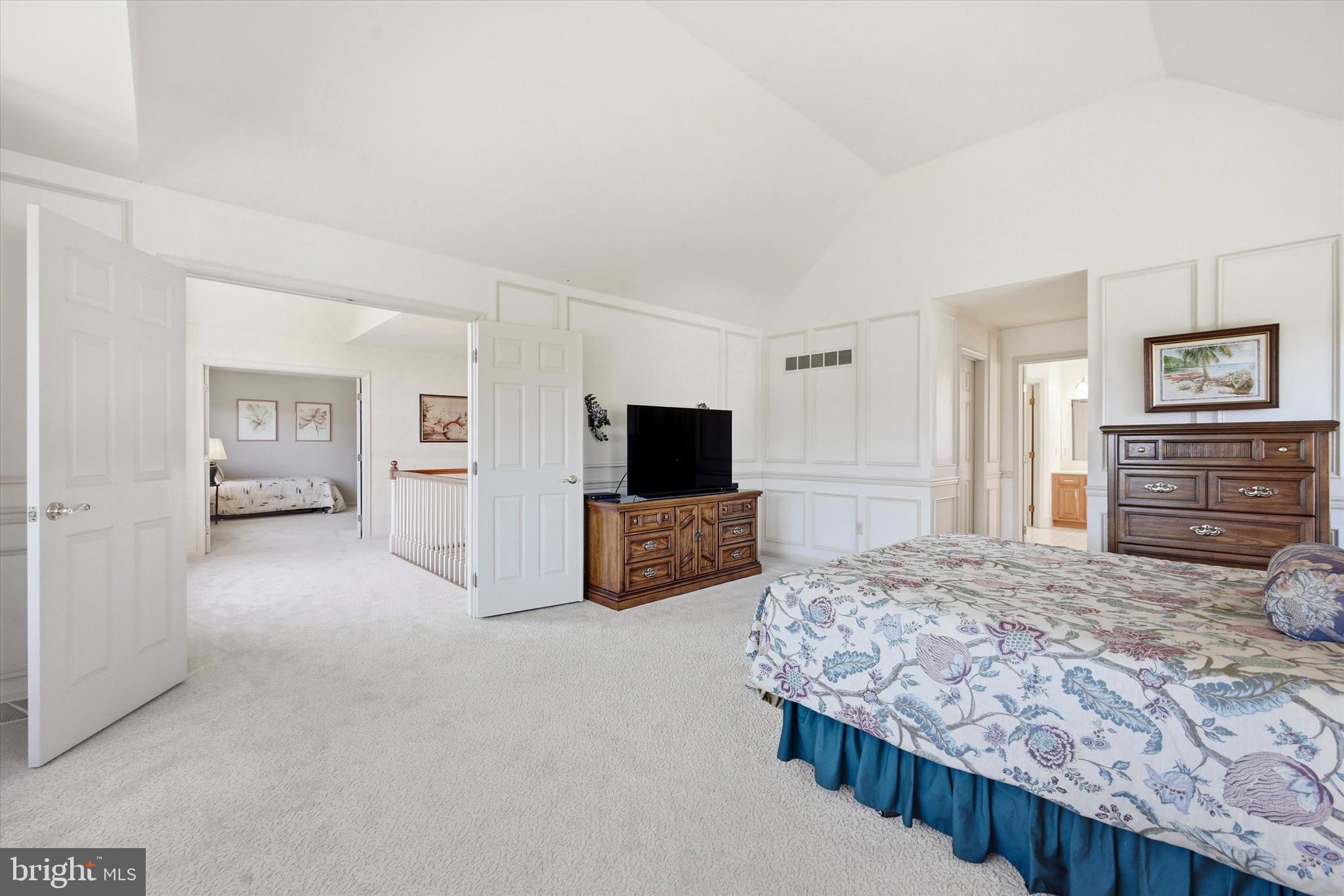 HILLCREST MDWS - Residential