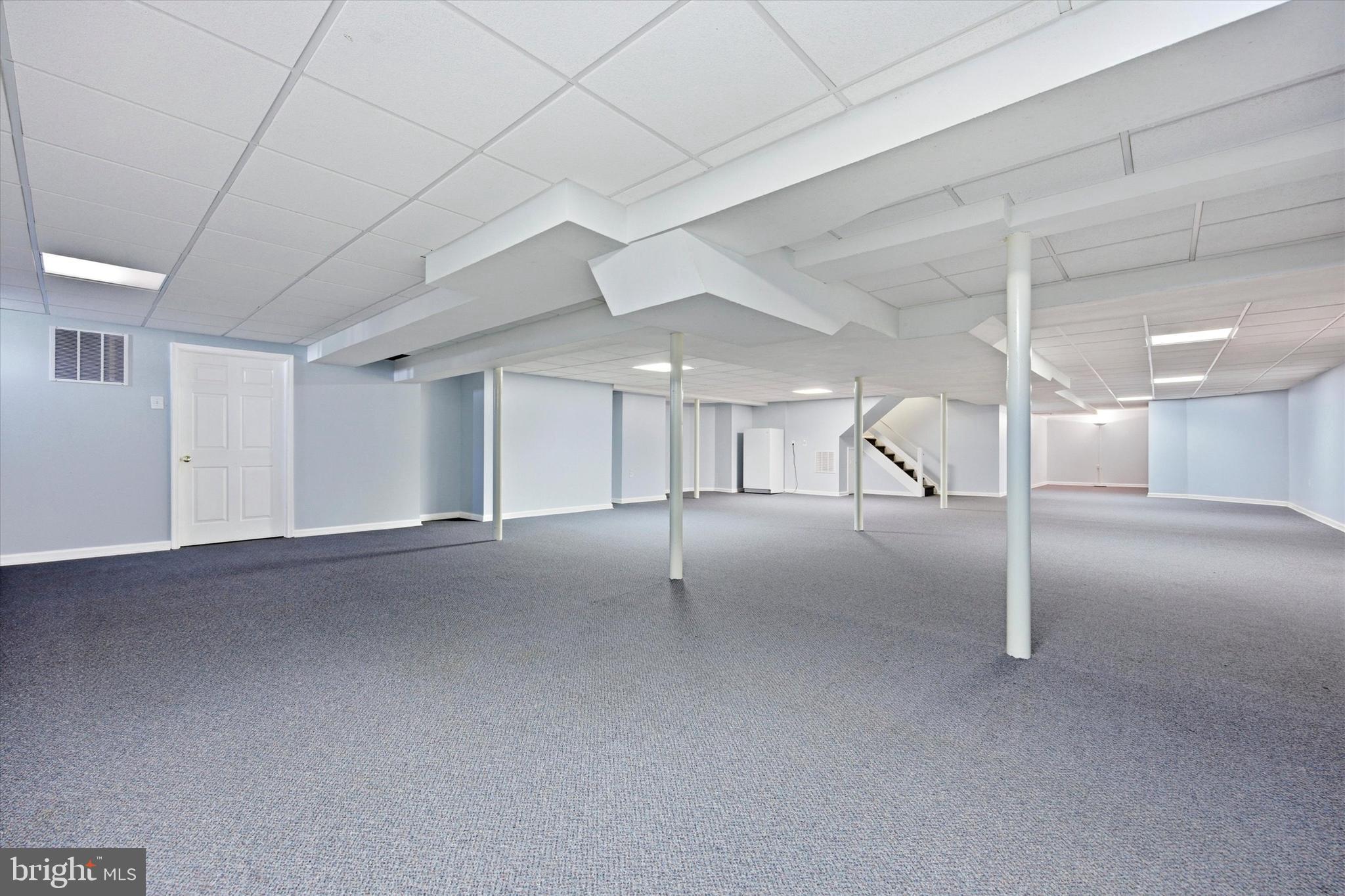 HILLCREST MDWS - Residential