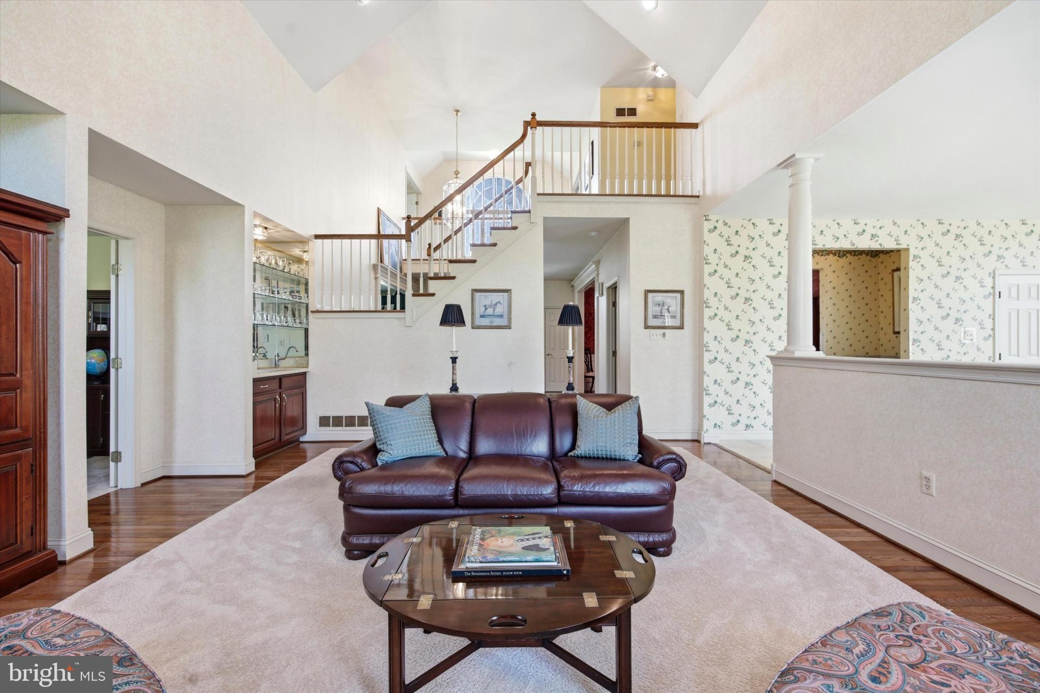 HILLCREST MDWS - Residential