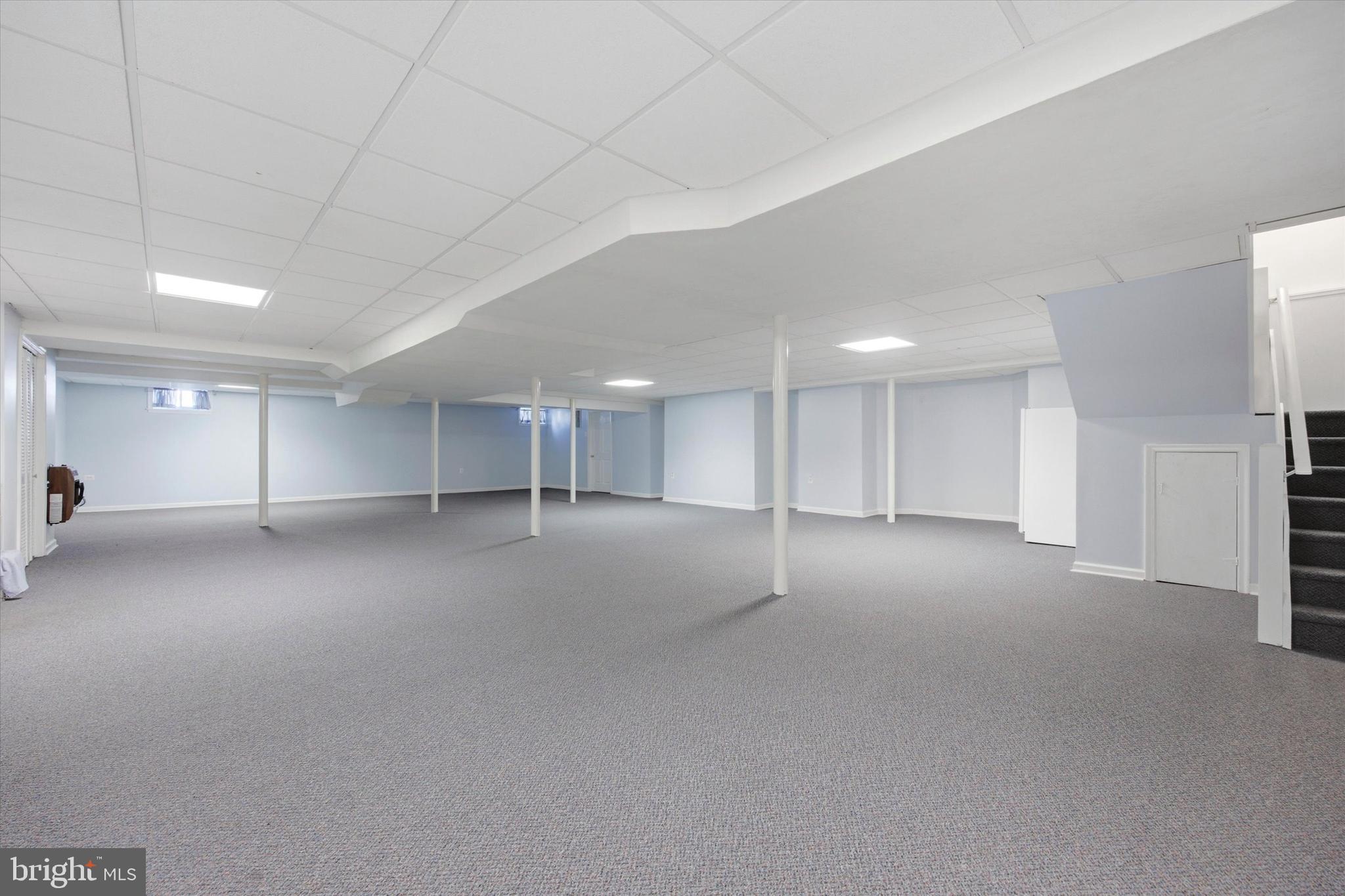 HILLCREST MDWS - Residential