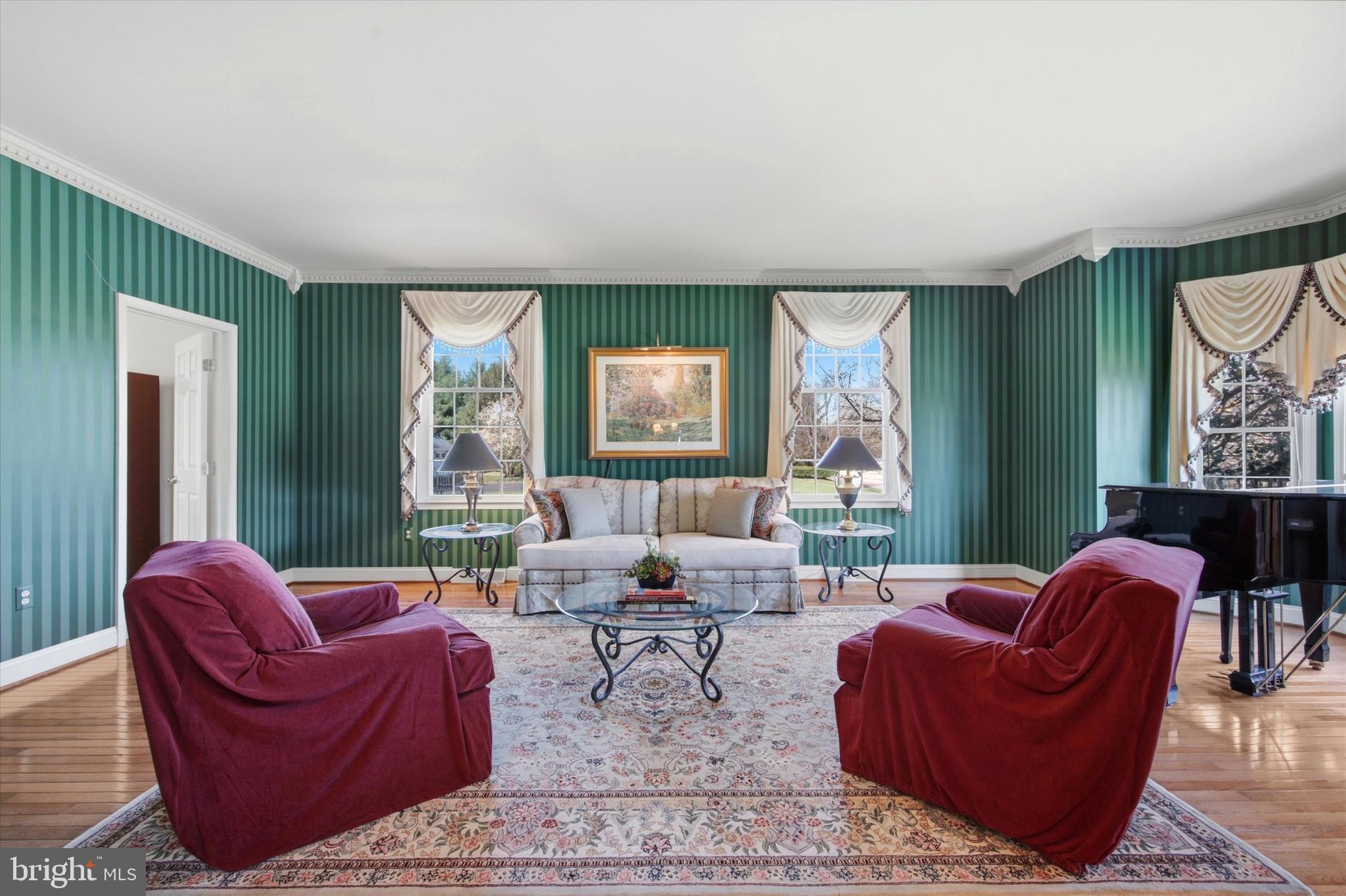 HILLCREST MDWS - Residential