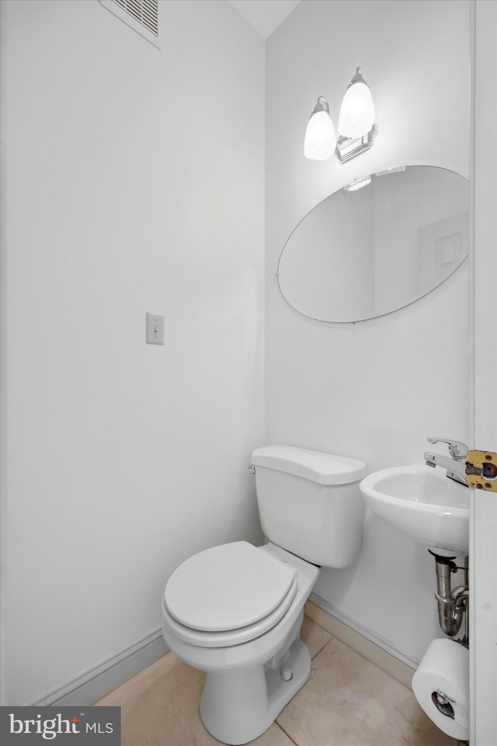 HILLCREST MDWS - Residential