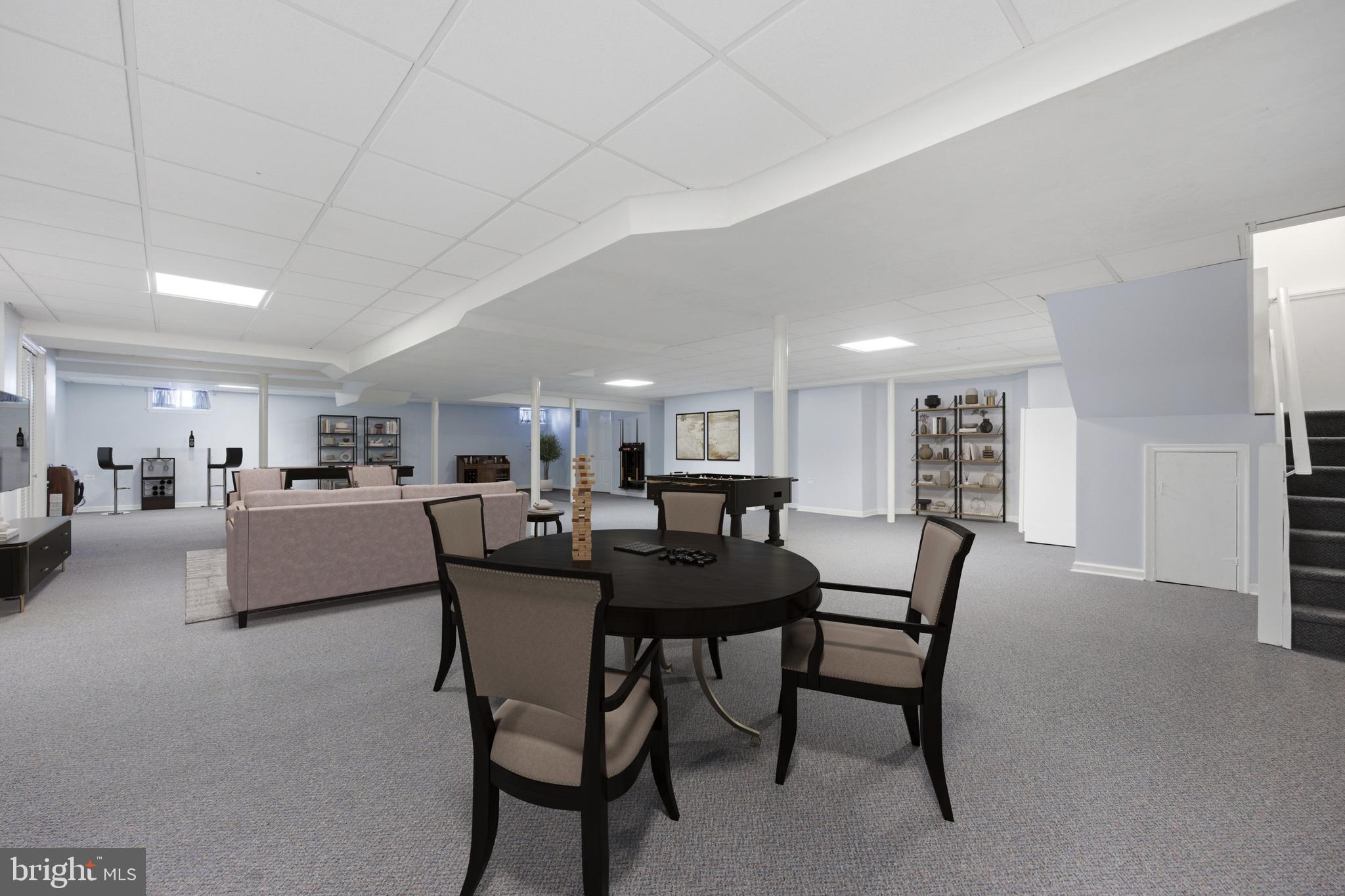 HILLCREST MDWS - Residential