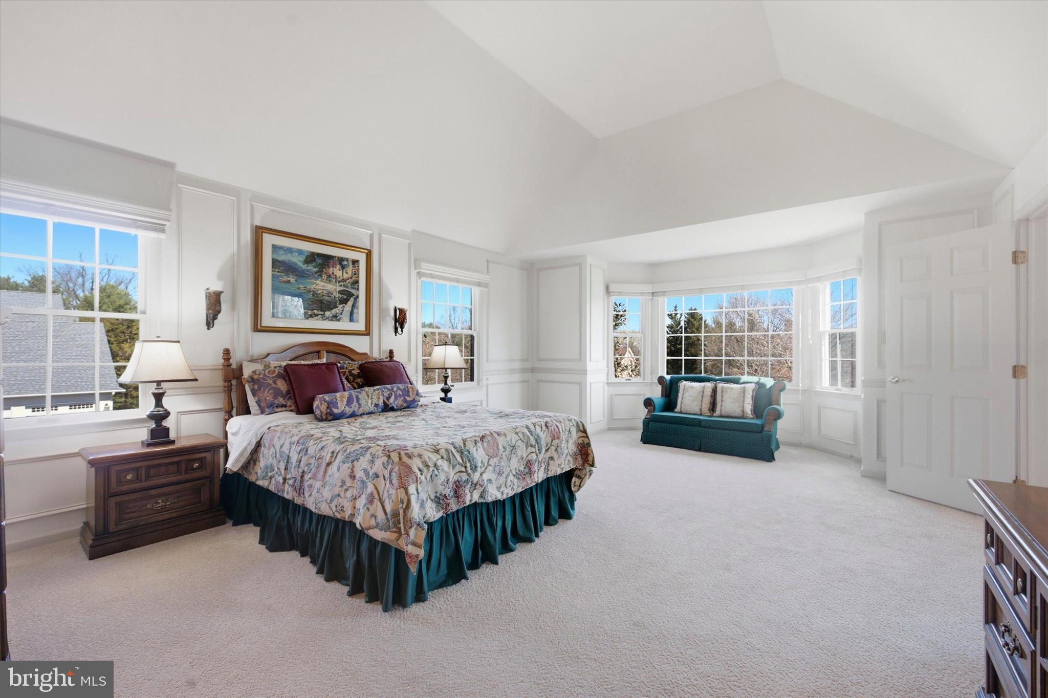 HILLCREST MDWS - Residential