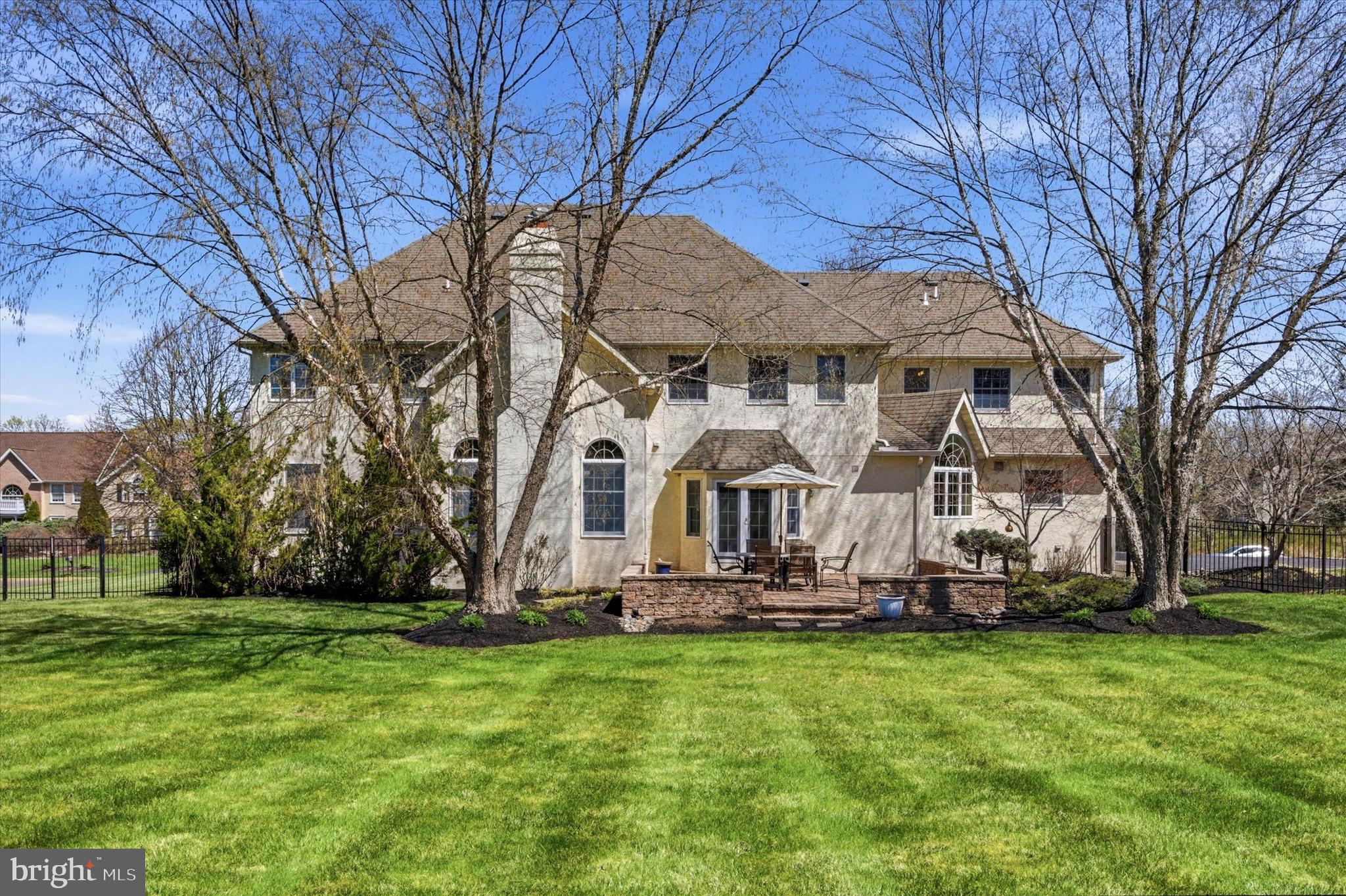 HILLCREST MDWS - Residential