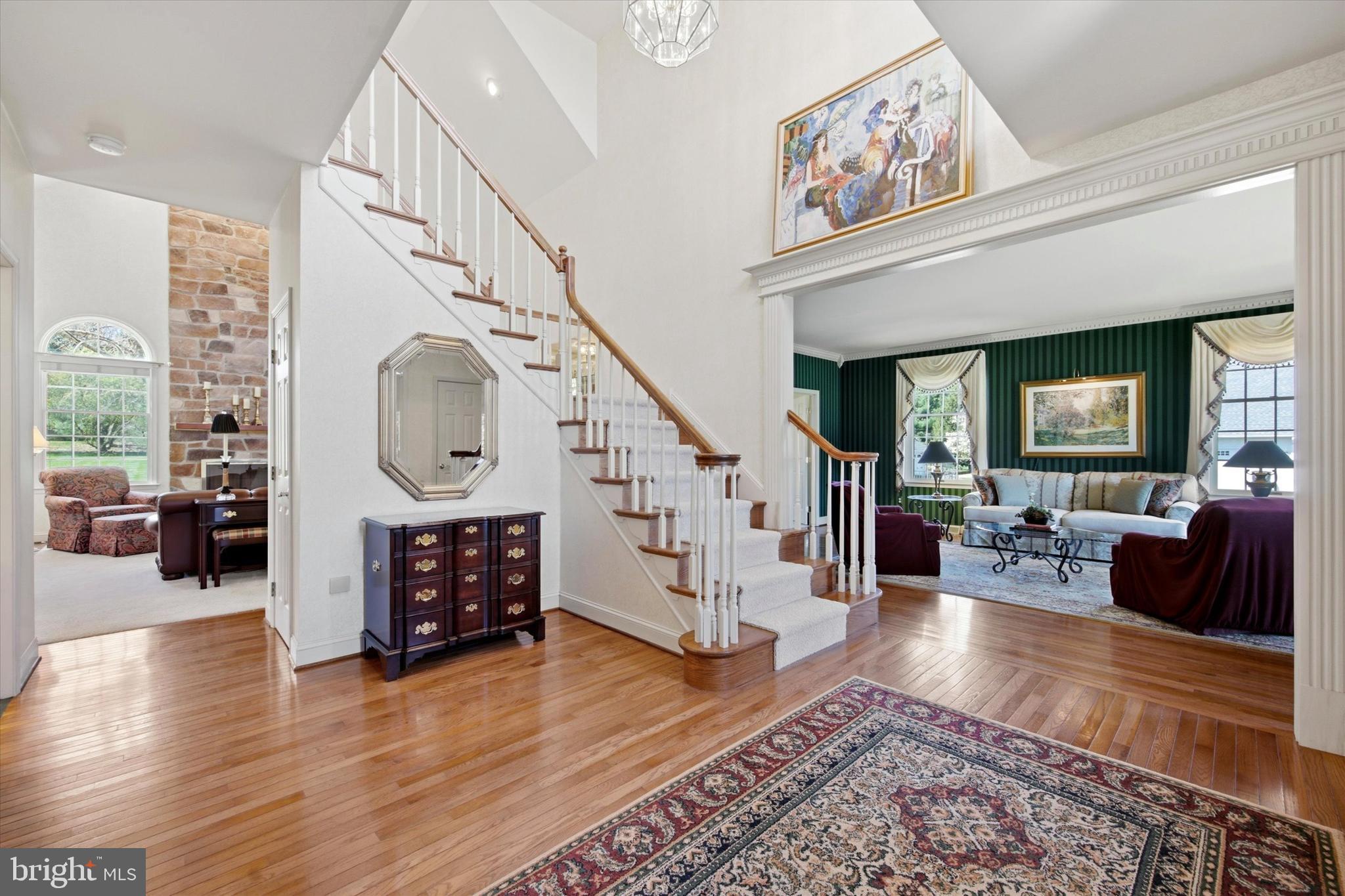 HILLCREST MDWS - Residential