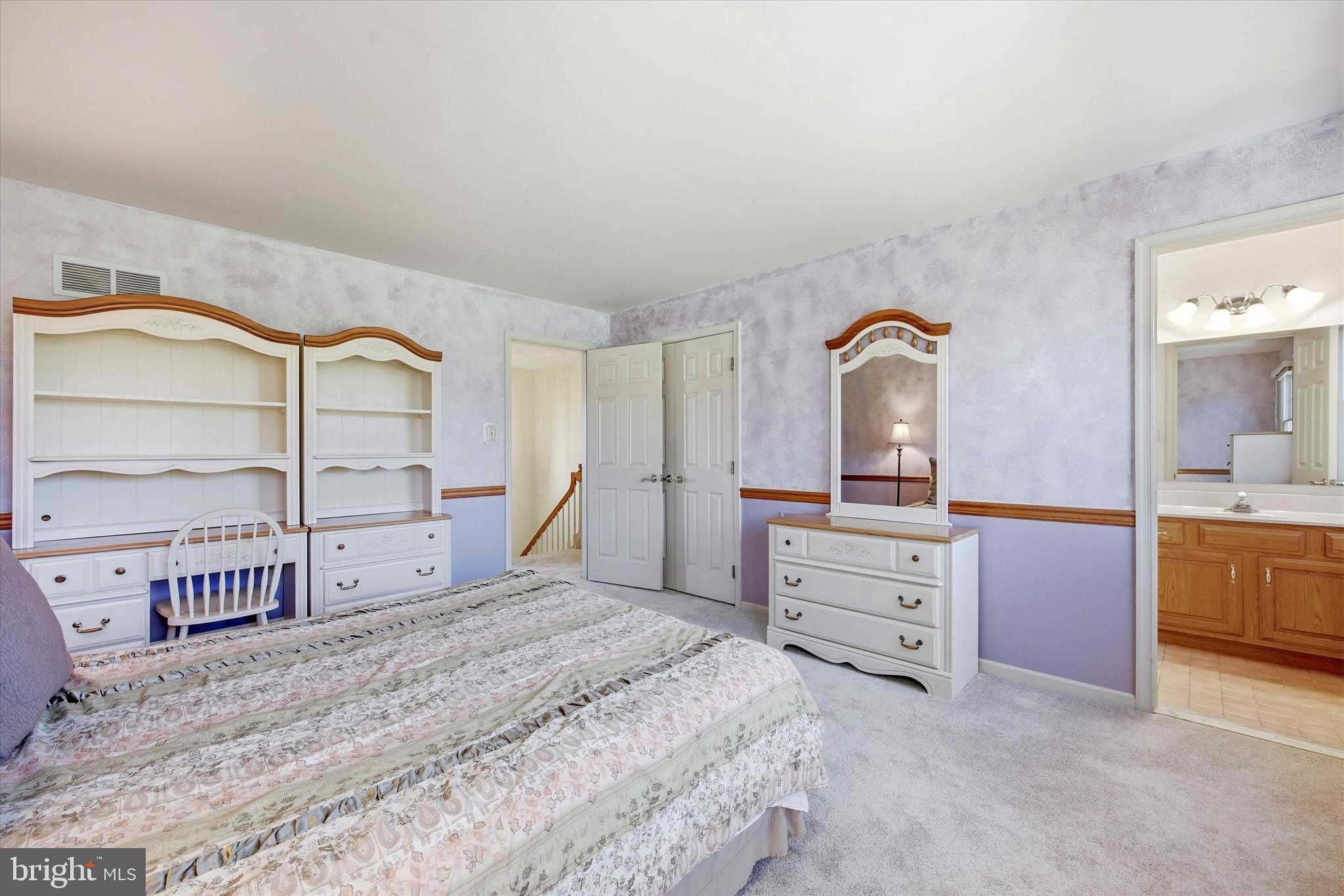 HILLCREST MDWS - Residential