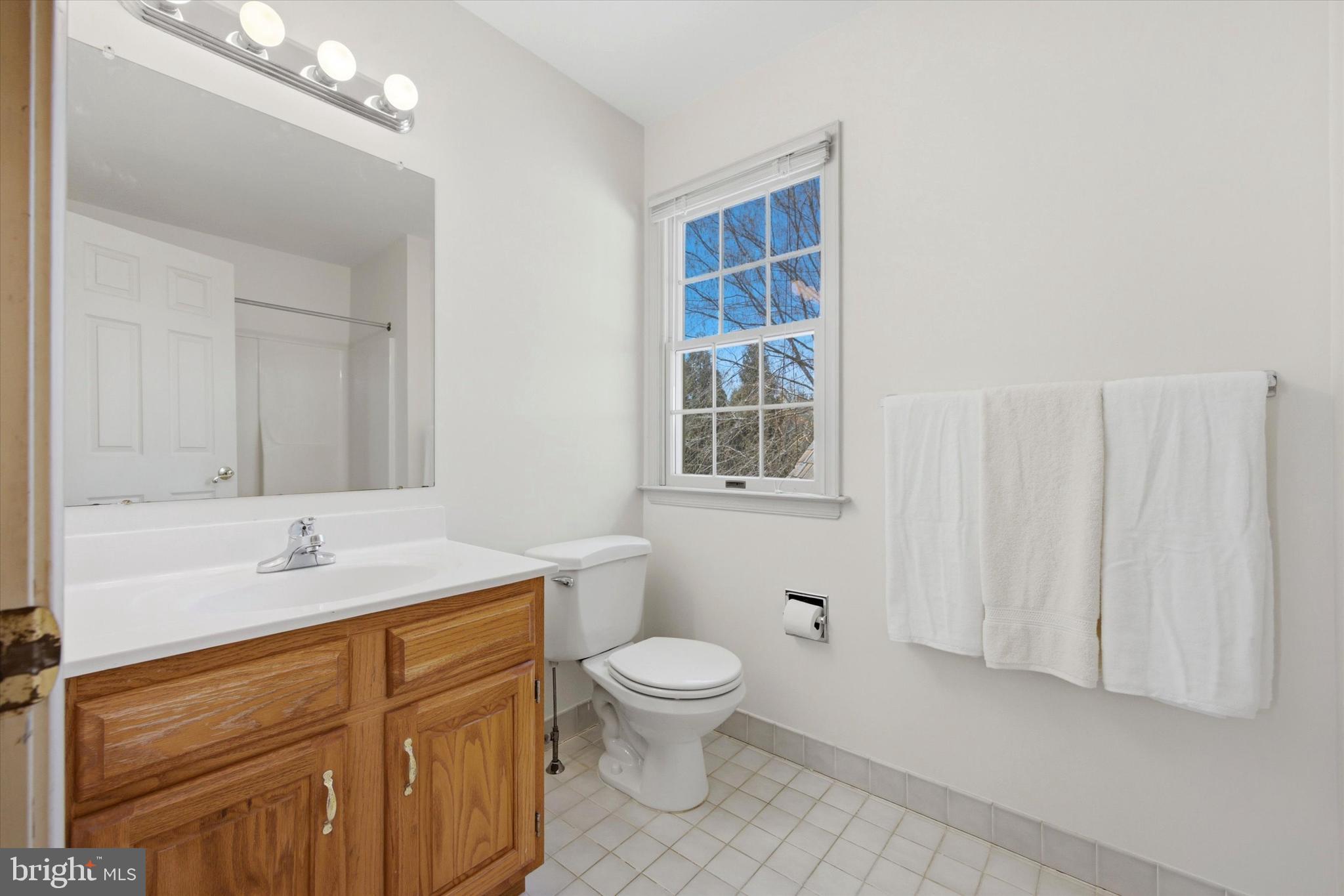 HILLCREST MDWS - Residential