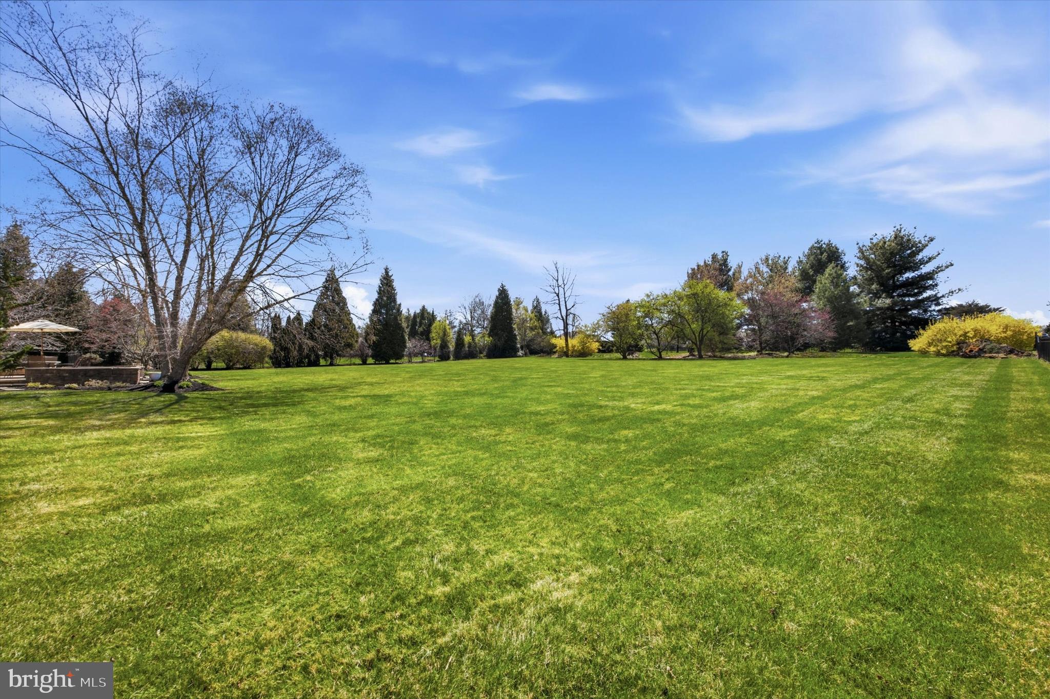 HILLCREST MDWS - Residential