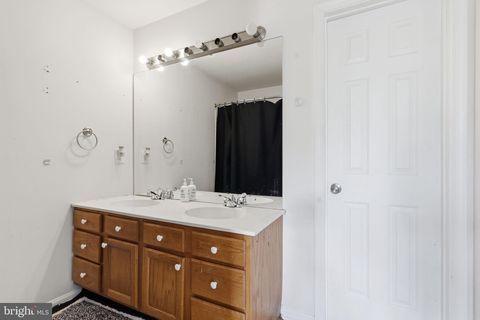 Tiny photo for 11188 Rienzi Place #201, MANASSAS, VA 20109 (MLS # VAPW2118436)