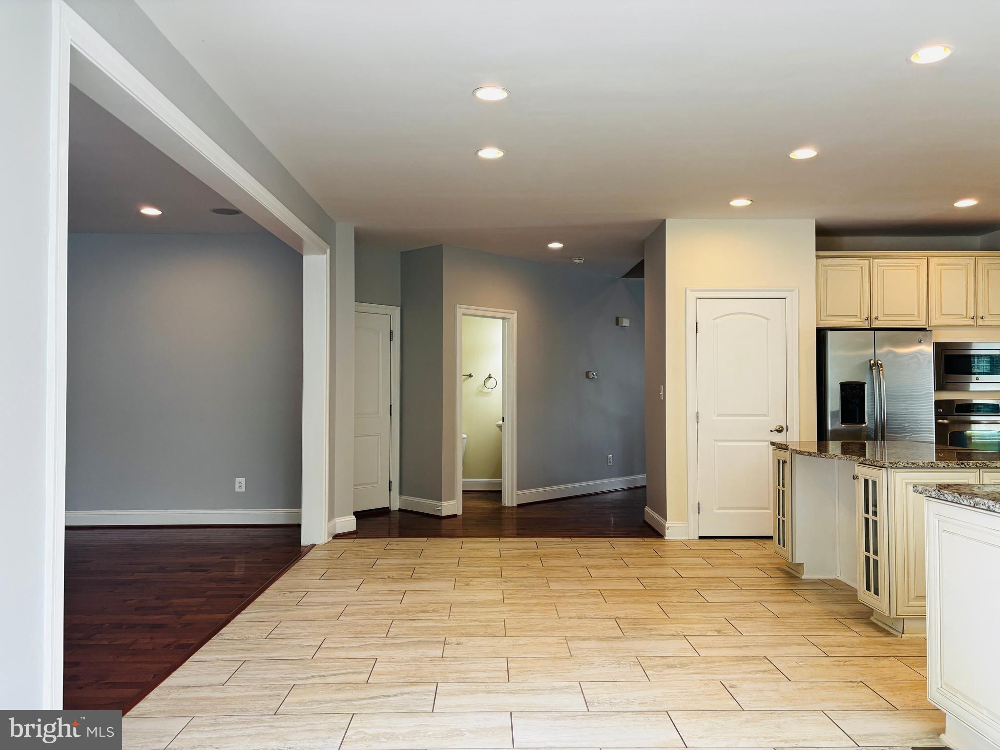 AMANDA PLACE - Residential